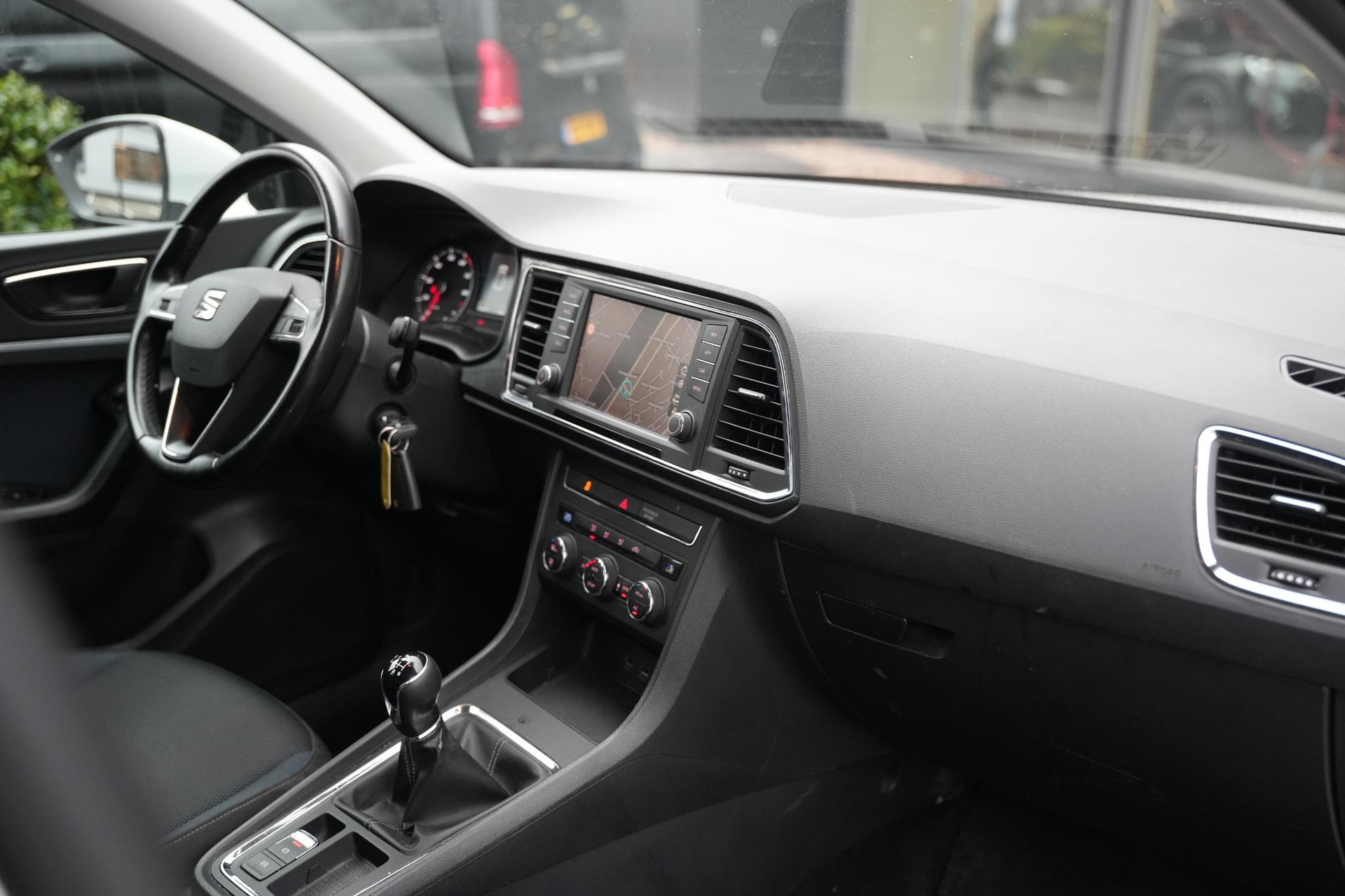 SEAT Ateca 1.4 EcoTSI Style 2018 Bila white 27