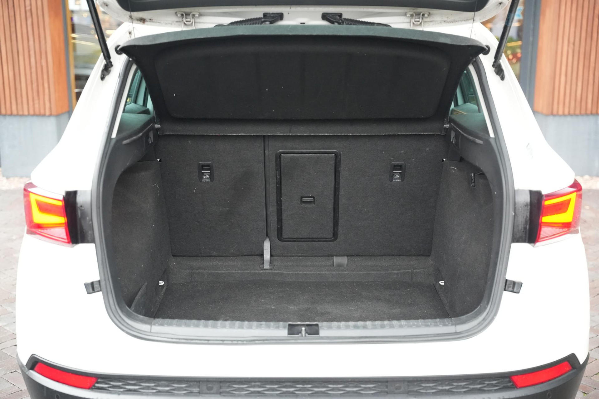 SEAT Ateca 1.4 EcoTSI Style 2018 Bila white 30