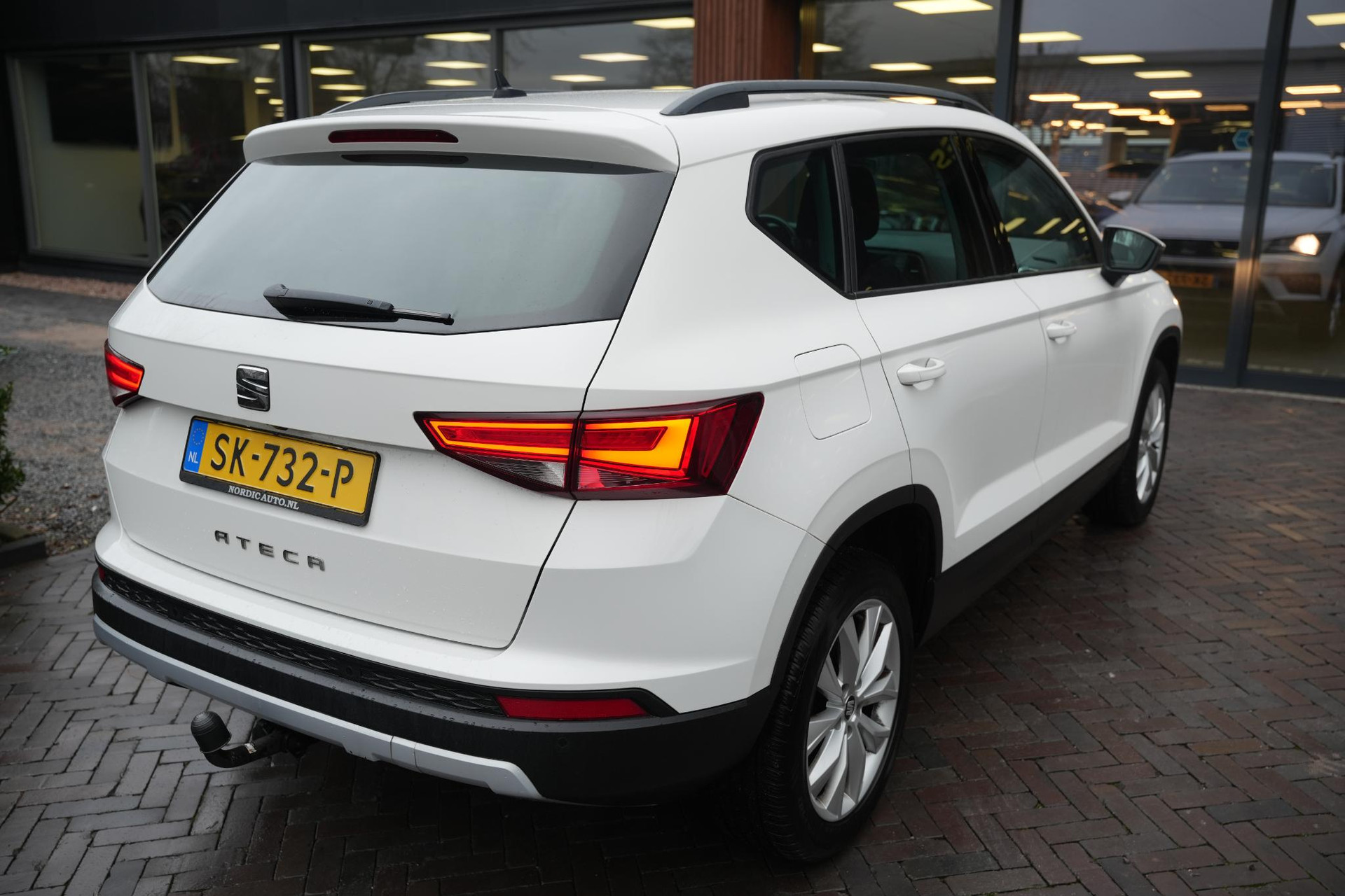 SEAT Ateca 1.4 EcoTSI Style 2018 Bila white 31