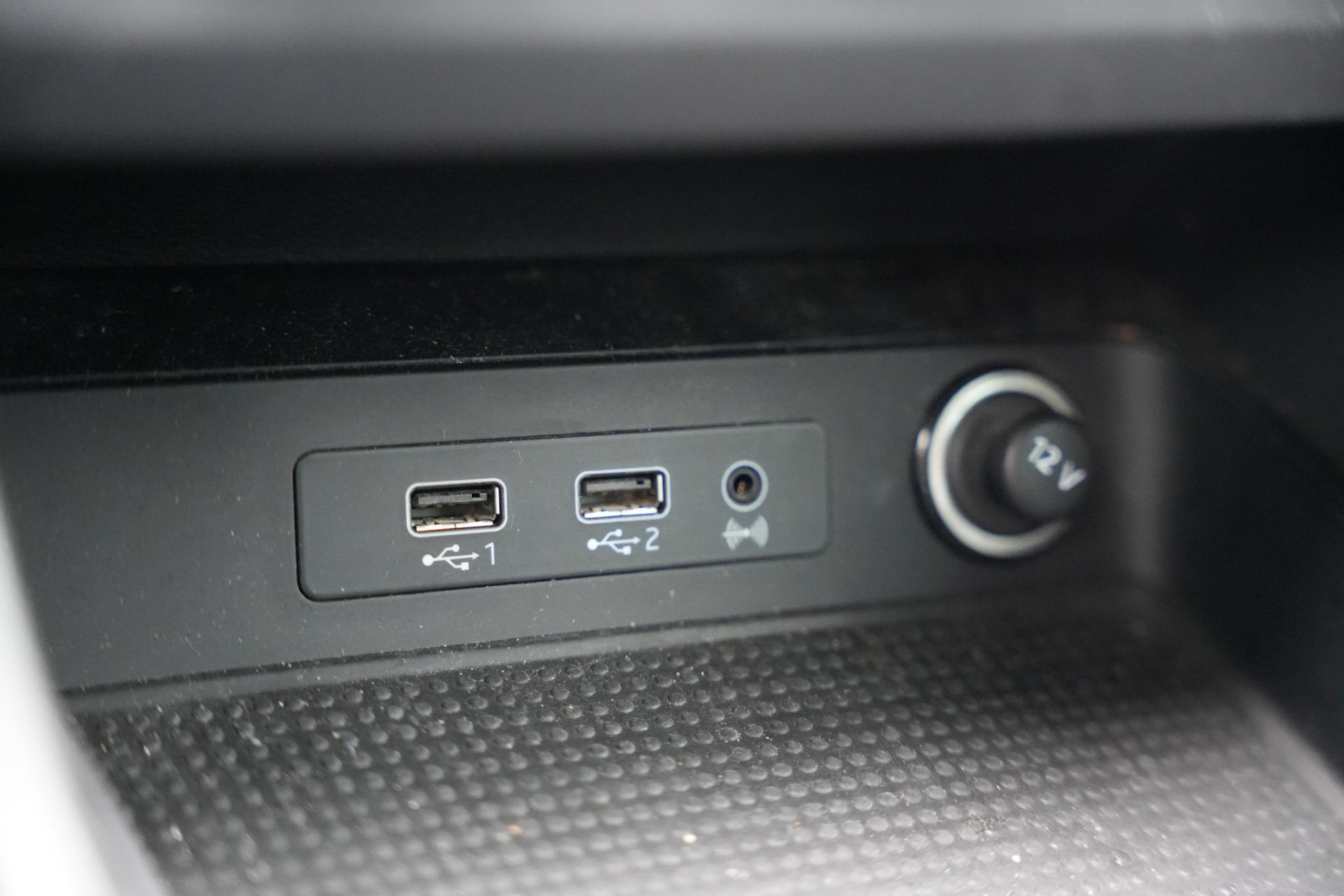 SEAT Ateca 1.4 EcoTSI Style 2018 Bila white 33