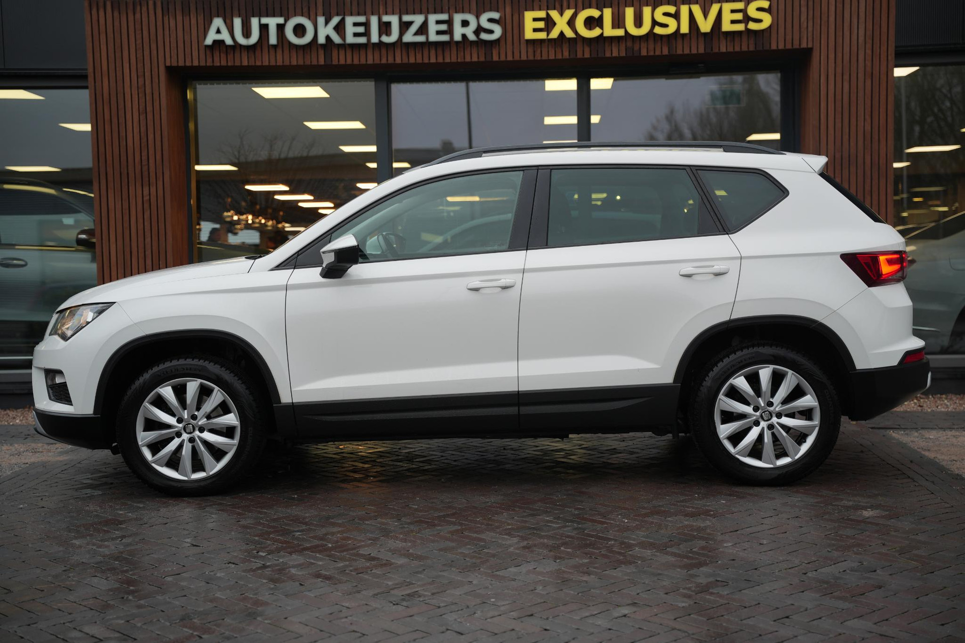 SEAT Ateca 1.4 EcoTSI Style 2018 Bila white 4