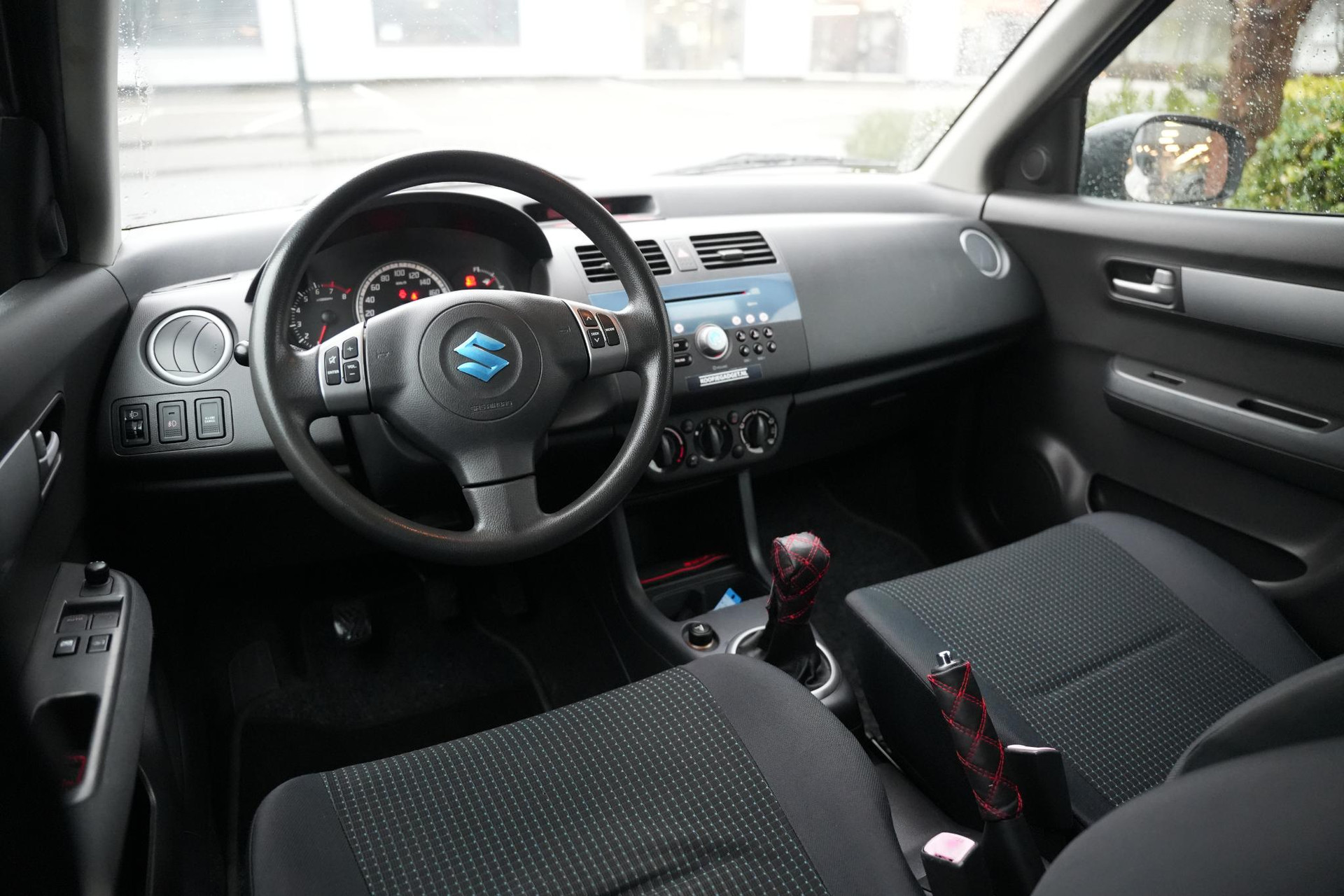 Suzuki Swift 1.3 GLS 2005  10