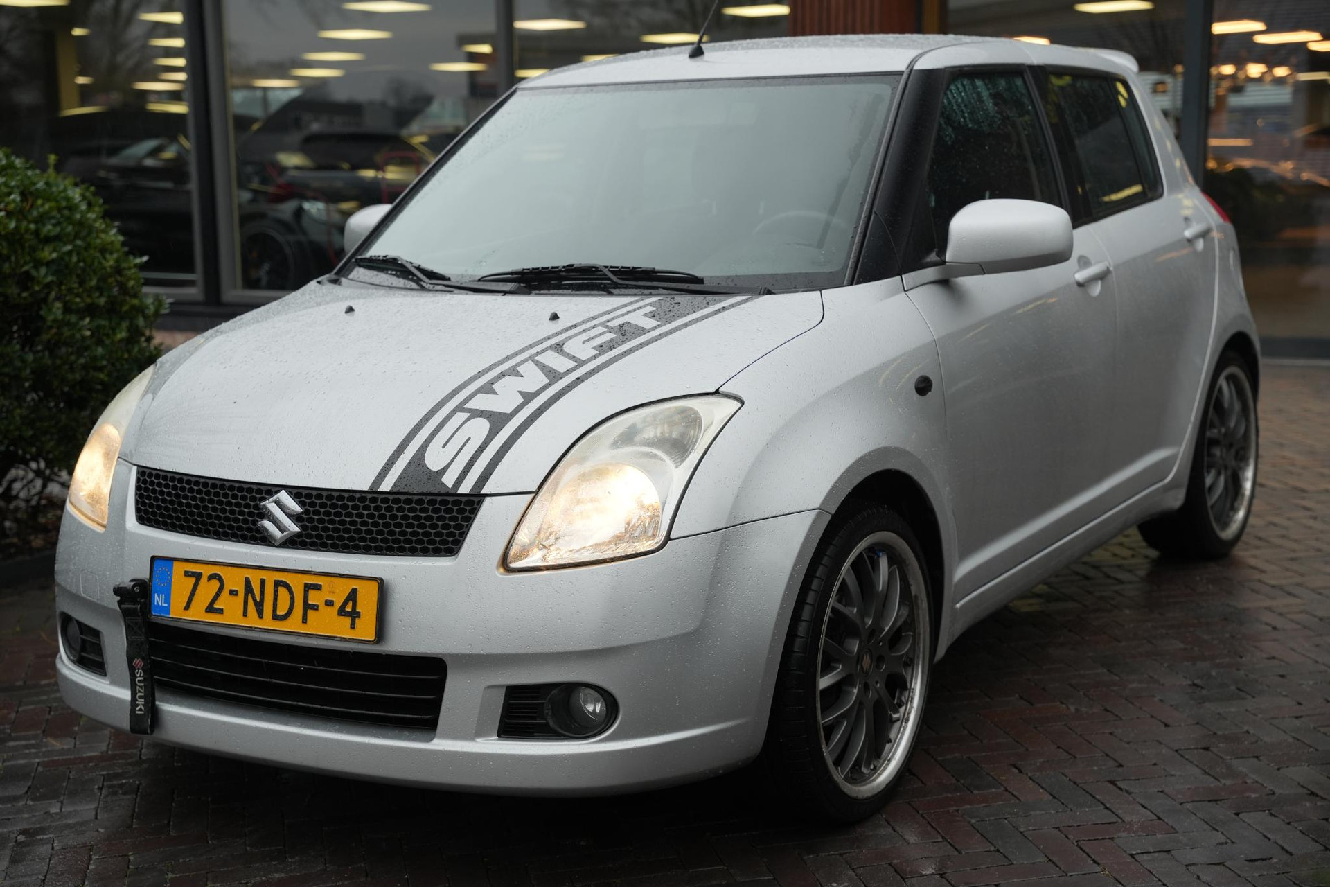 Suzuki Swift 1.3 GLS 2005  4
