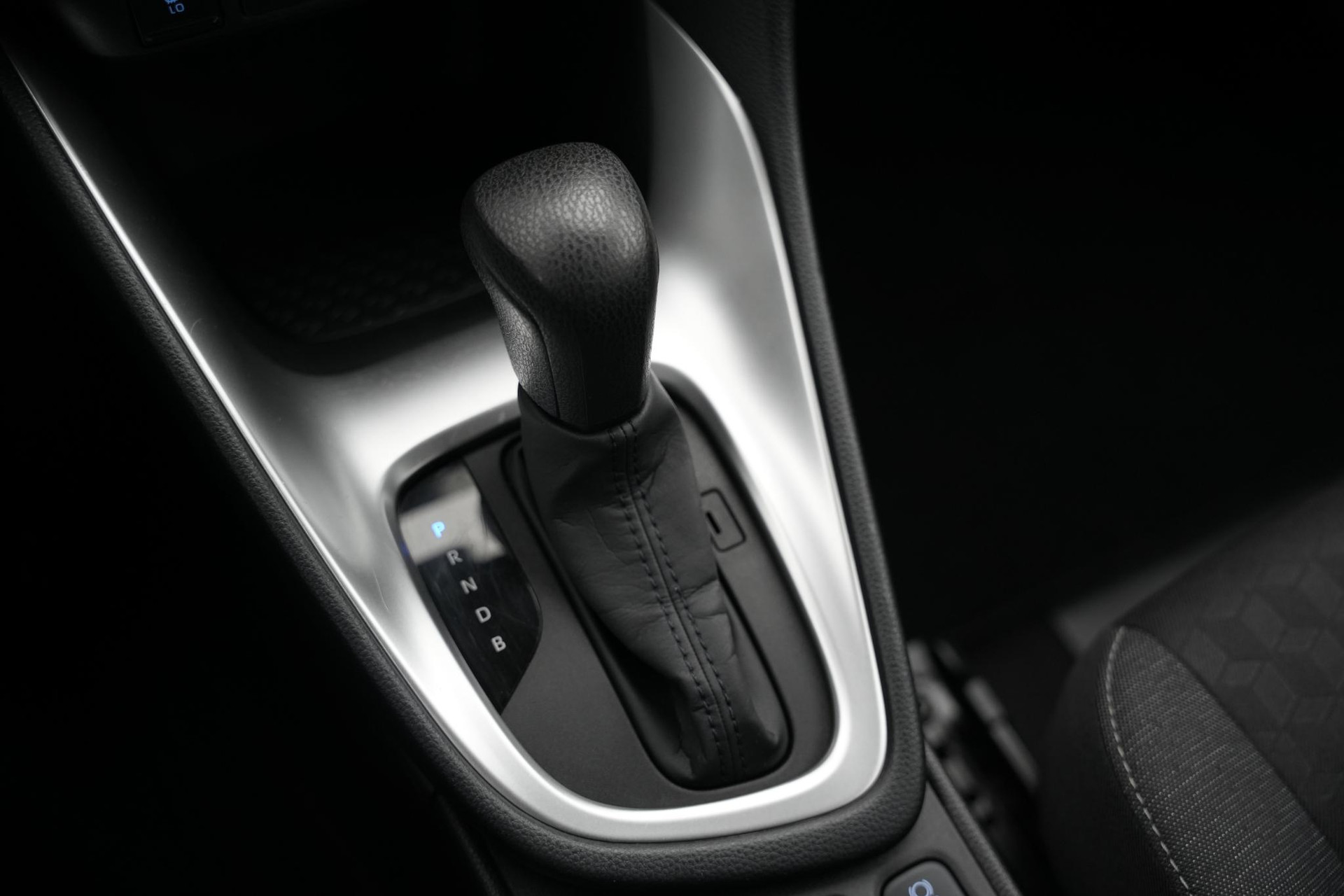 Toyota Yaris 1.5 Hybrid Comfort 2021 (040) 24