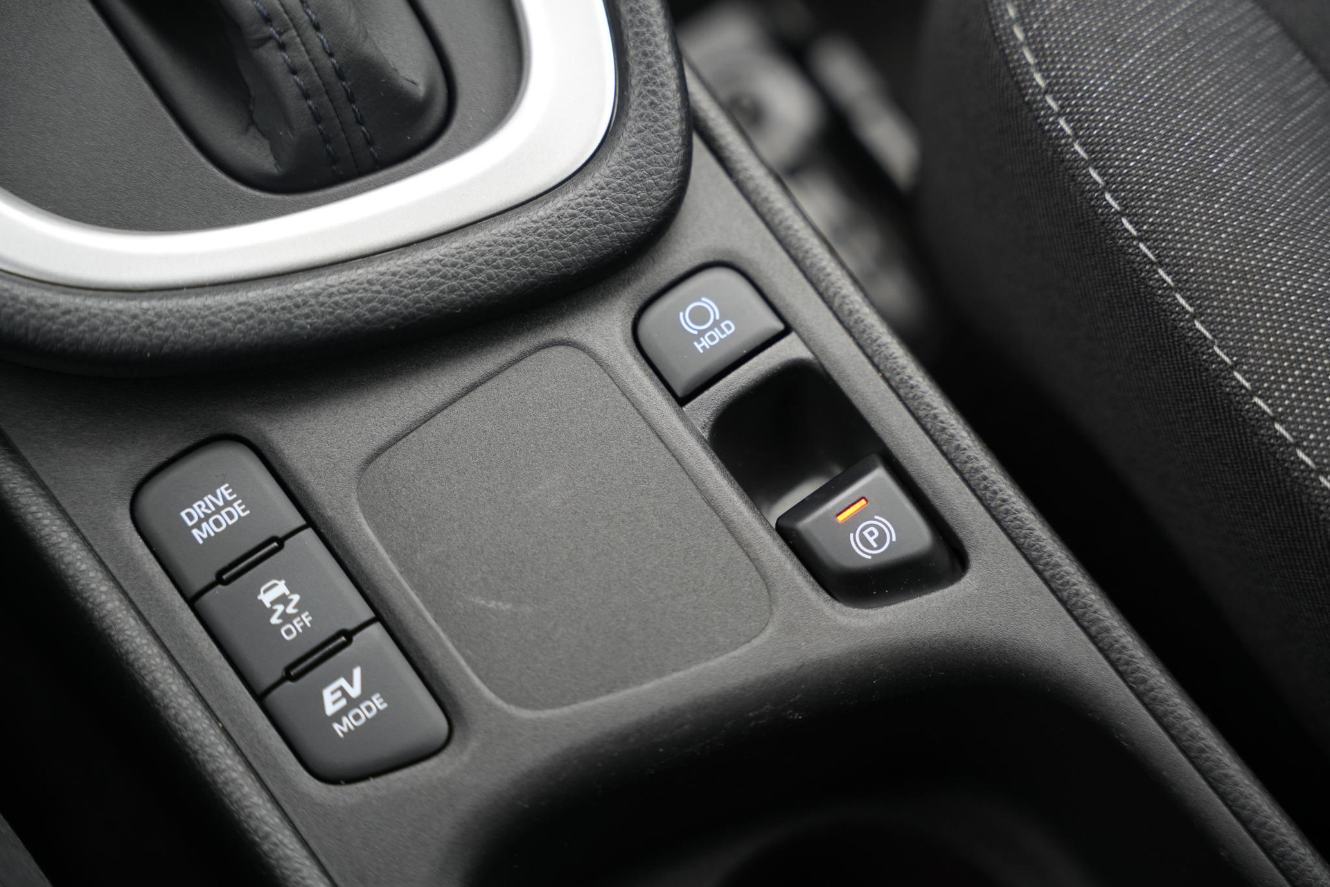 Toyota Yaris 1.5 Hybrid Comfort 2021 (040) 25