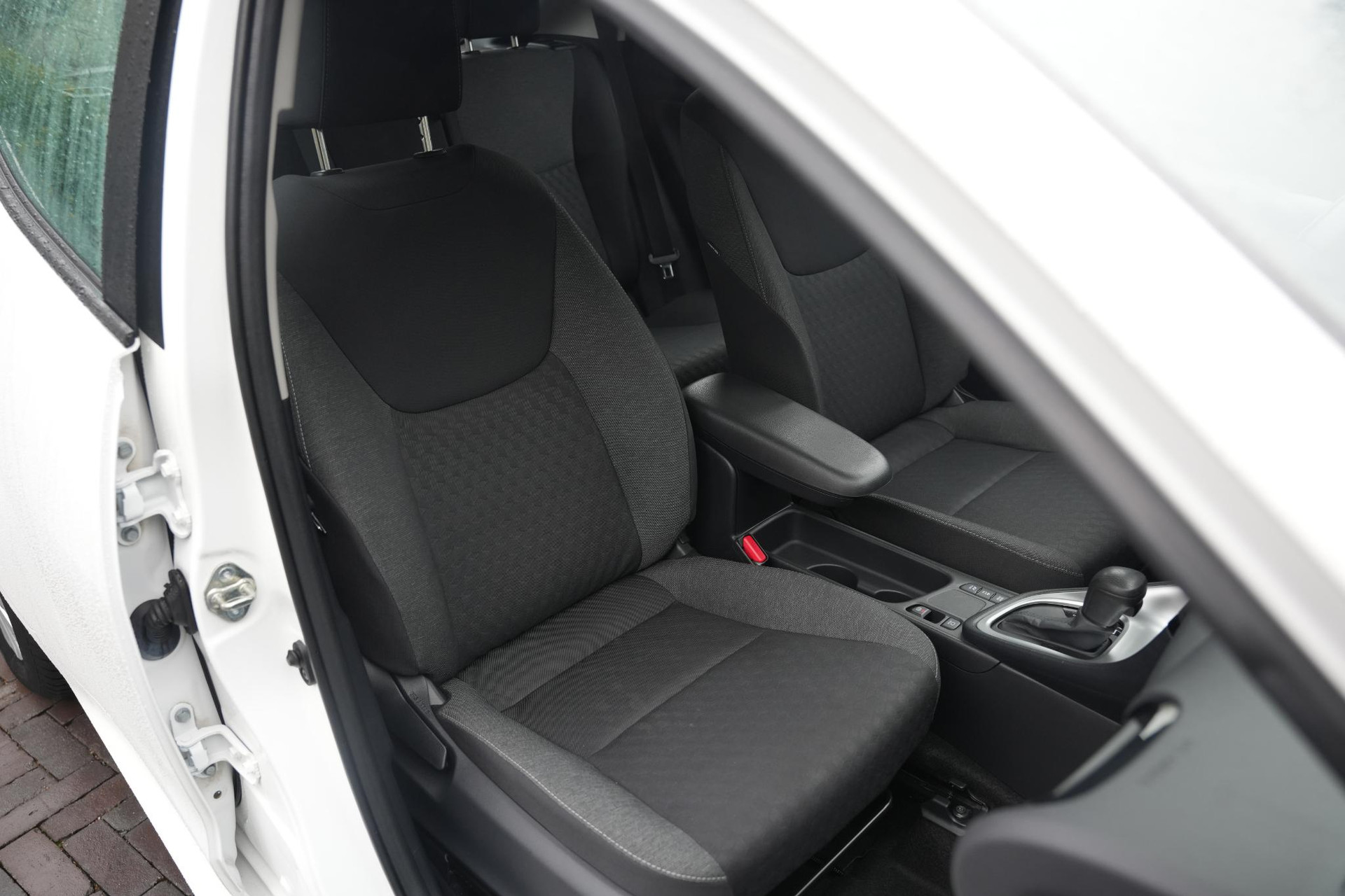 Toyota Yaris 1.5 Hybrid Comfort 2021 (040) 8