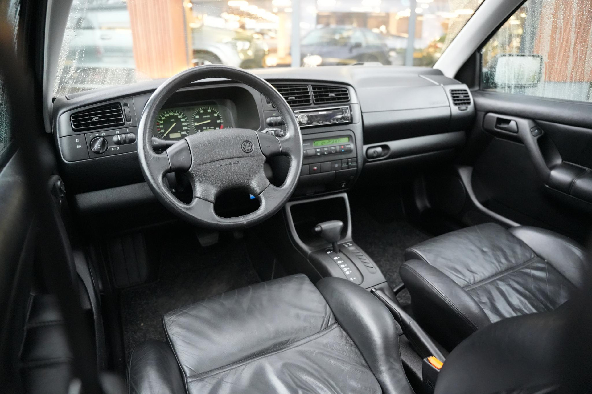 Volkswagen Golf 2.8 VR6 1997 Moonlightblue pareleffect 13