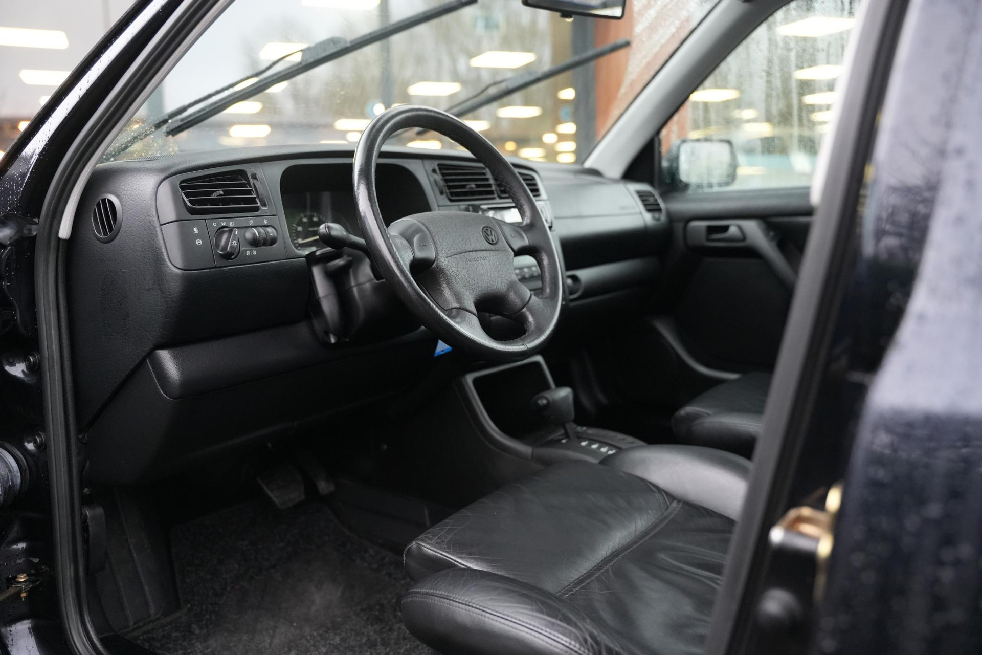 Volkswagen Golf 2.8 VR6 1997 Moonlightblue pareleffect 16