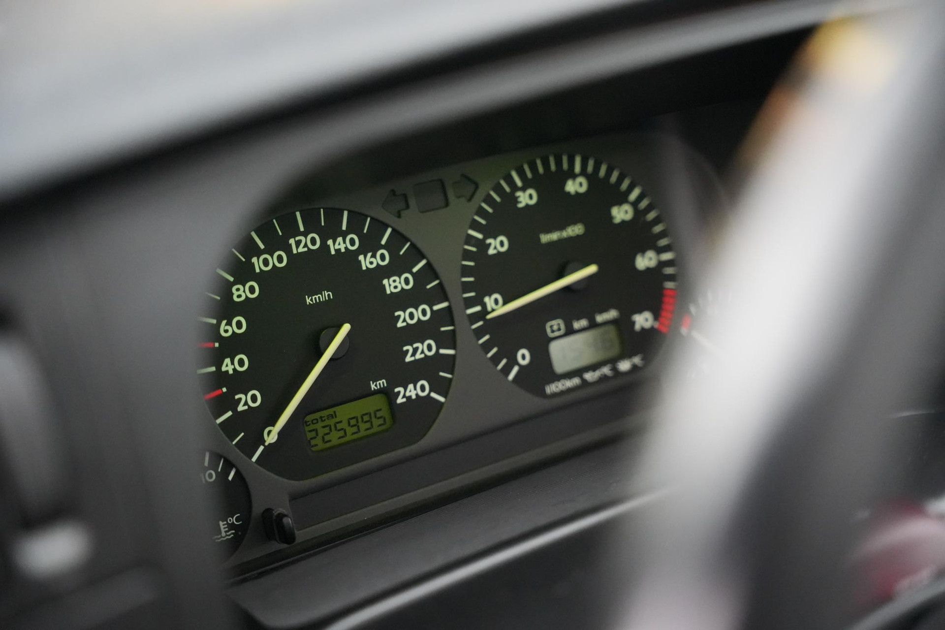 Volkswagen Golf 2.8 VR6 1997 Moonlightblue pareleffect 21