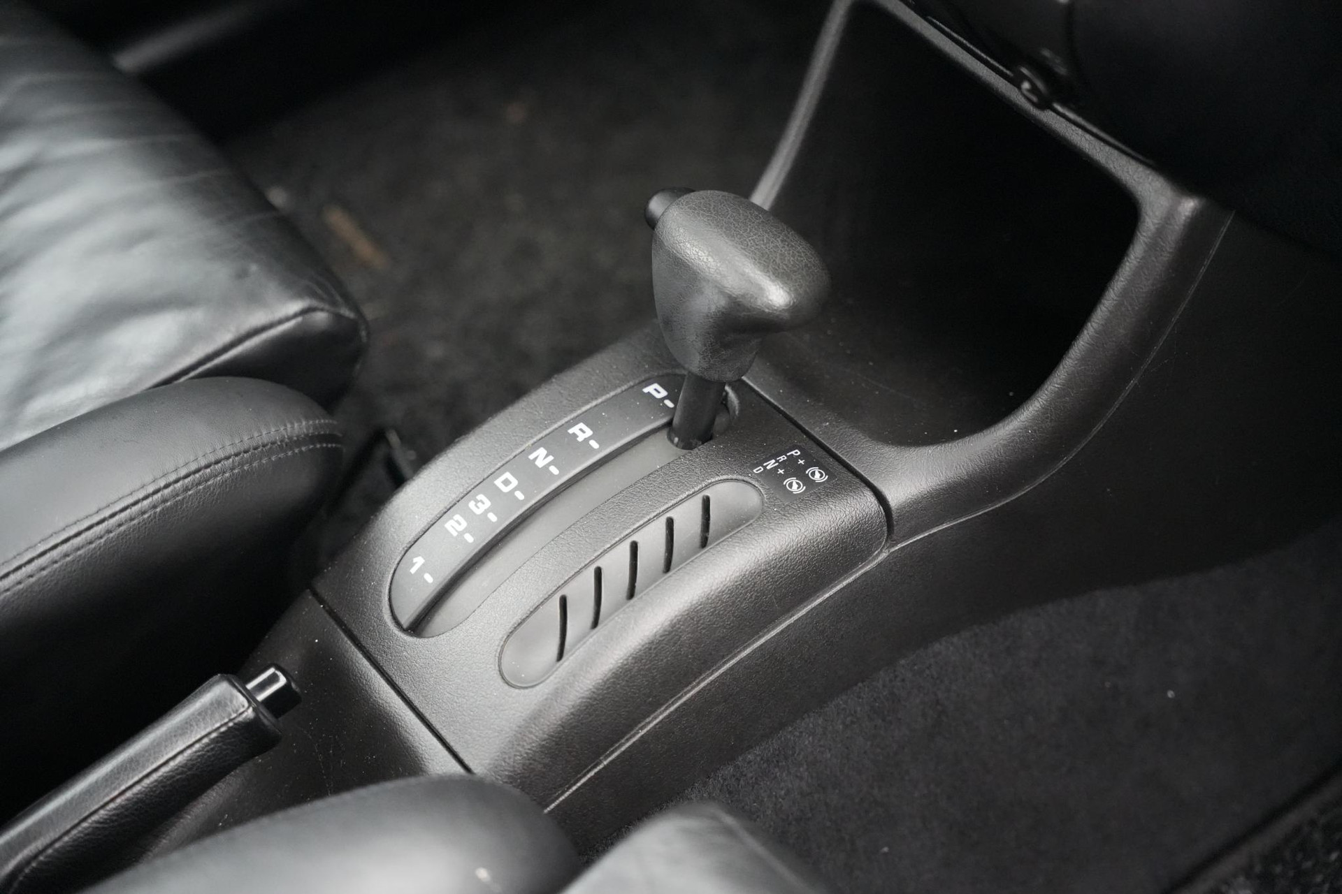 Volkswagen Golf 2.8 VR6 1997 Moonlightblue pareleffect 29