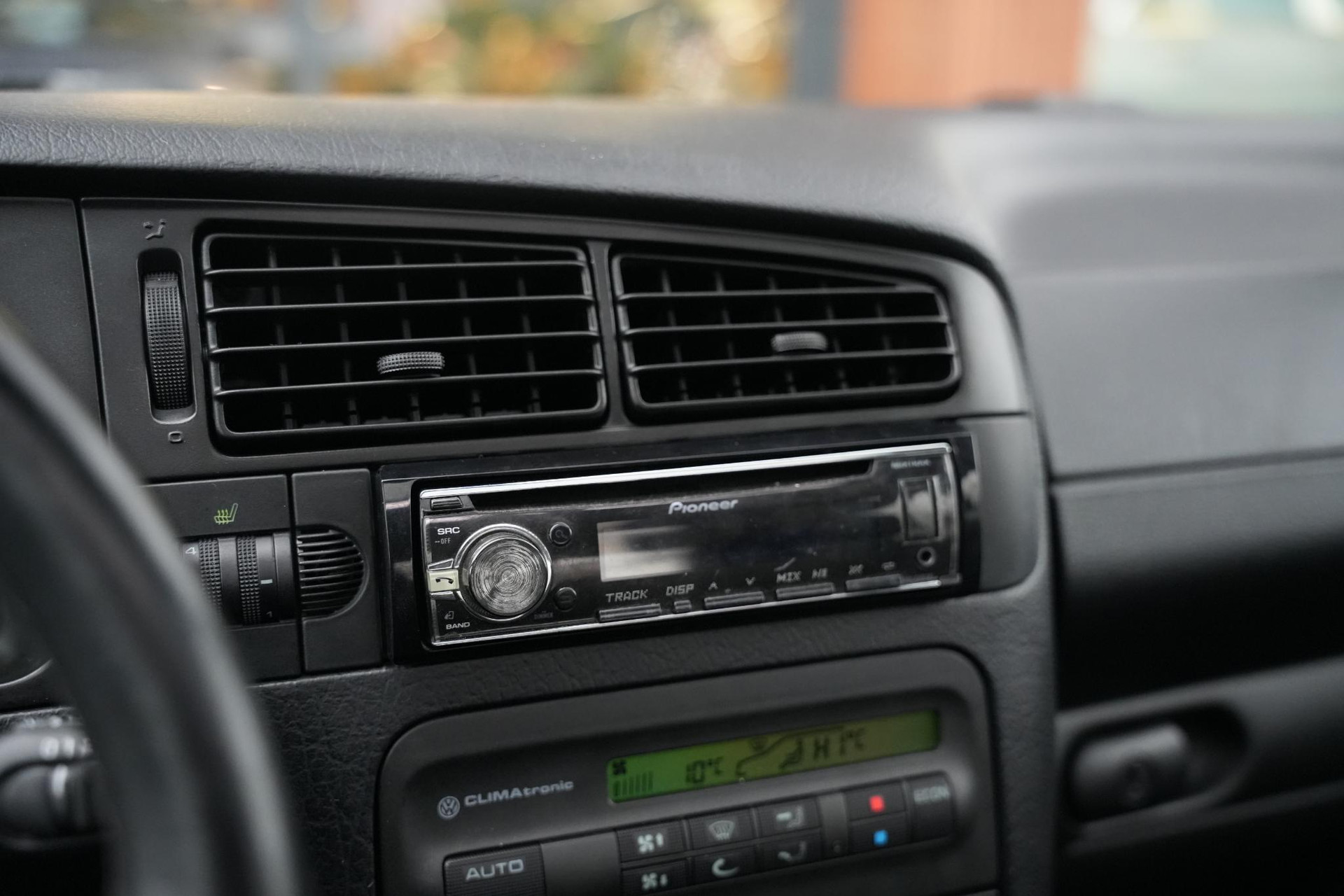 Volkswagen Golf 2.8 VR6 1997 Moonlightblue pareleffect 31