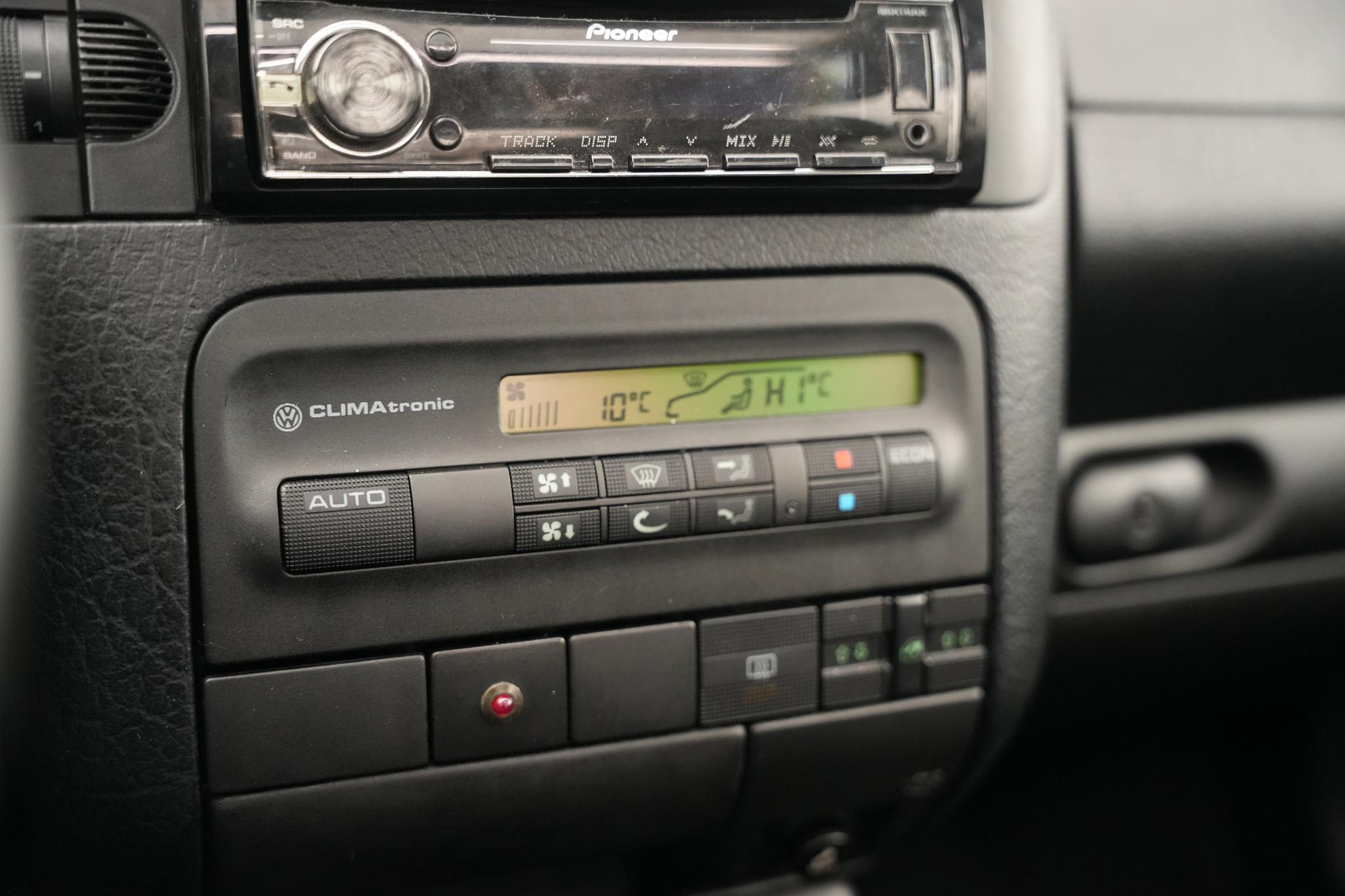 Volkswagen Golf 2.8 VR6 1997 Moonlightblue pareleffect 32