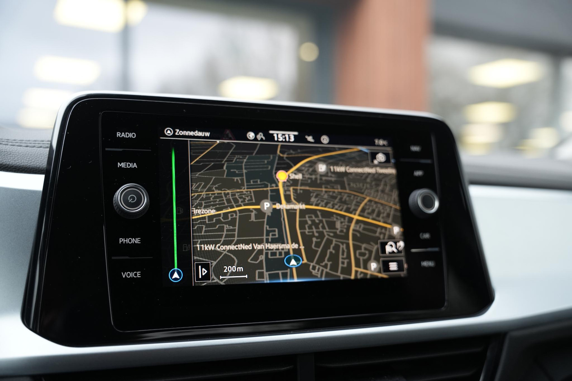 Volkswagen T-Roc 1.0 TSI Life 2023 Pyrit silver 35