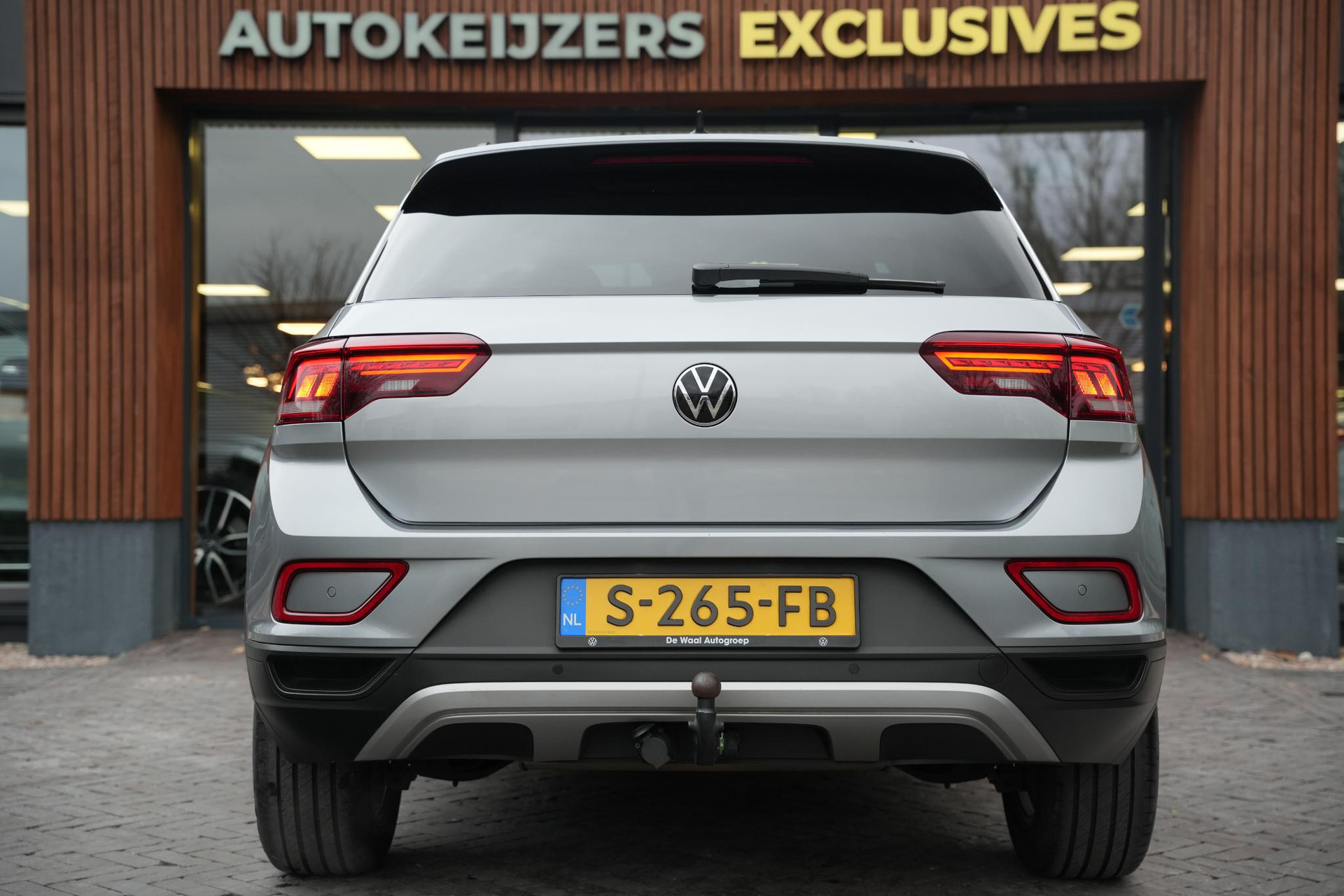 Volkswagen T-Roc 1.0 TSI Life 2023 Pyrit silver 8
