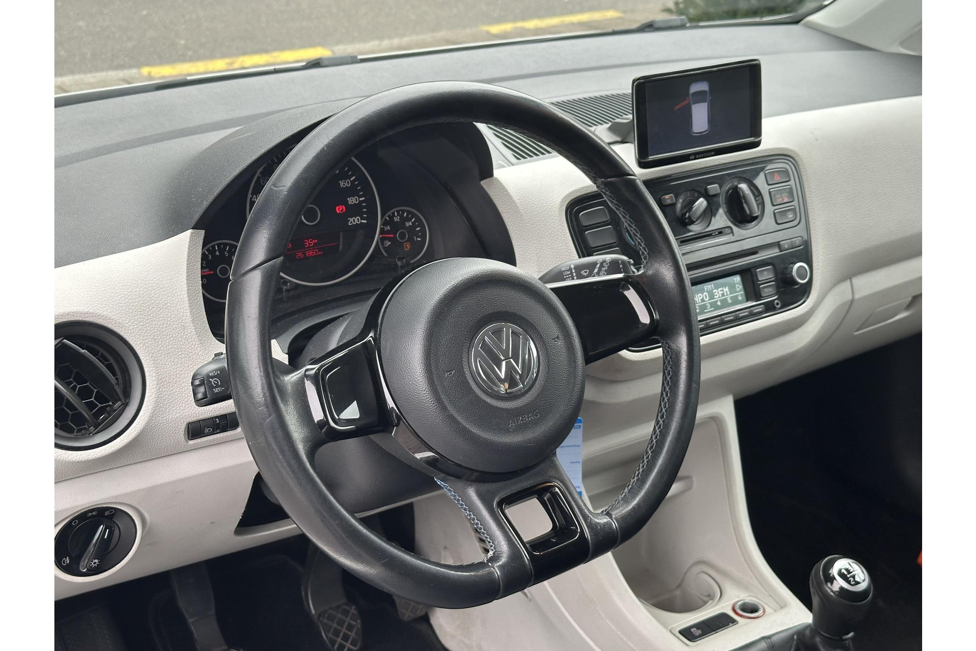 Volkswagen up! 1.0 move up! 2012 Candy white 13