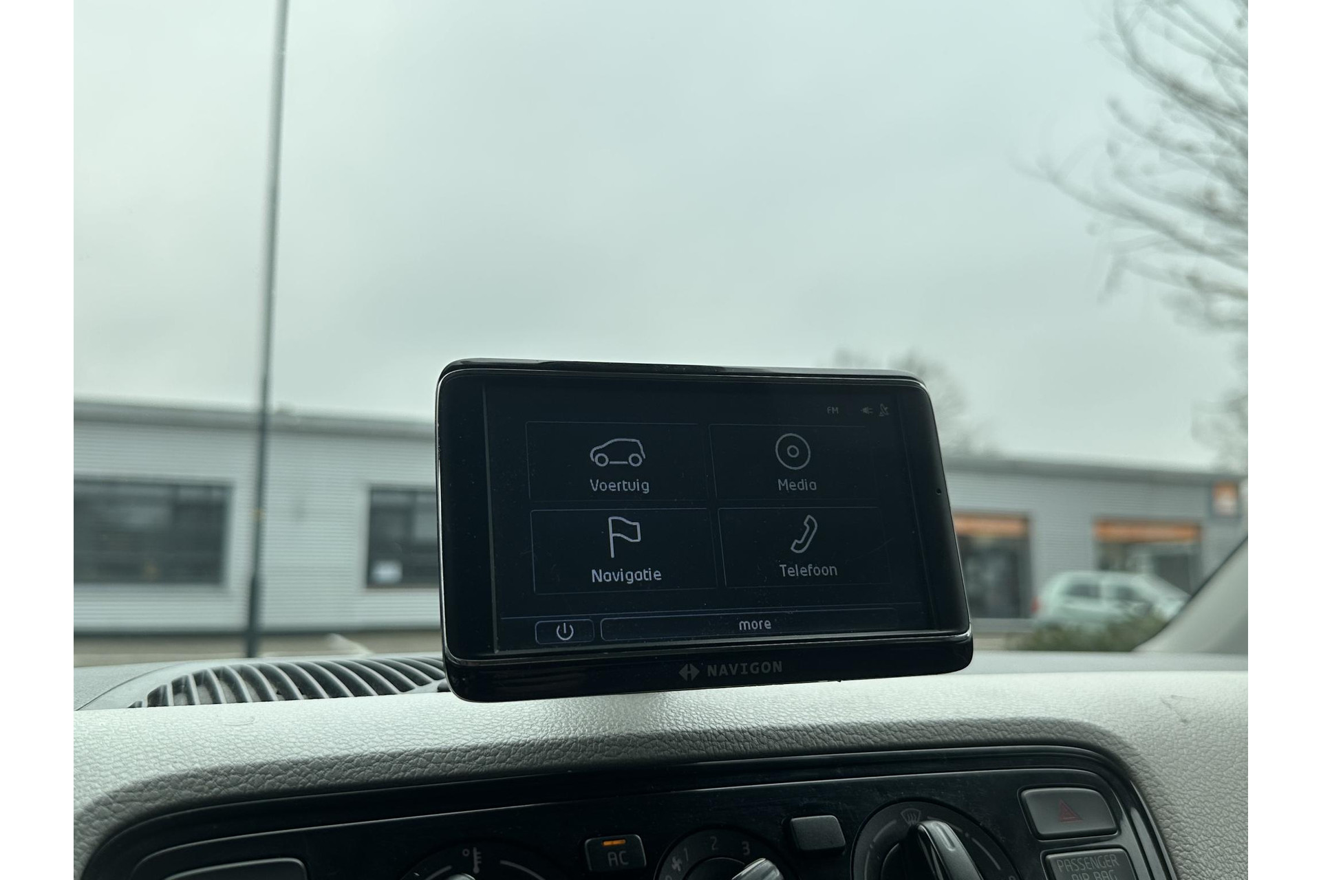 Volkswagen up! 1.0 move up! 2012 Candy white 14