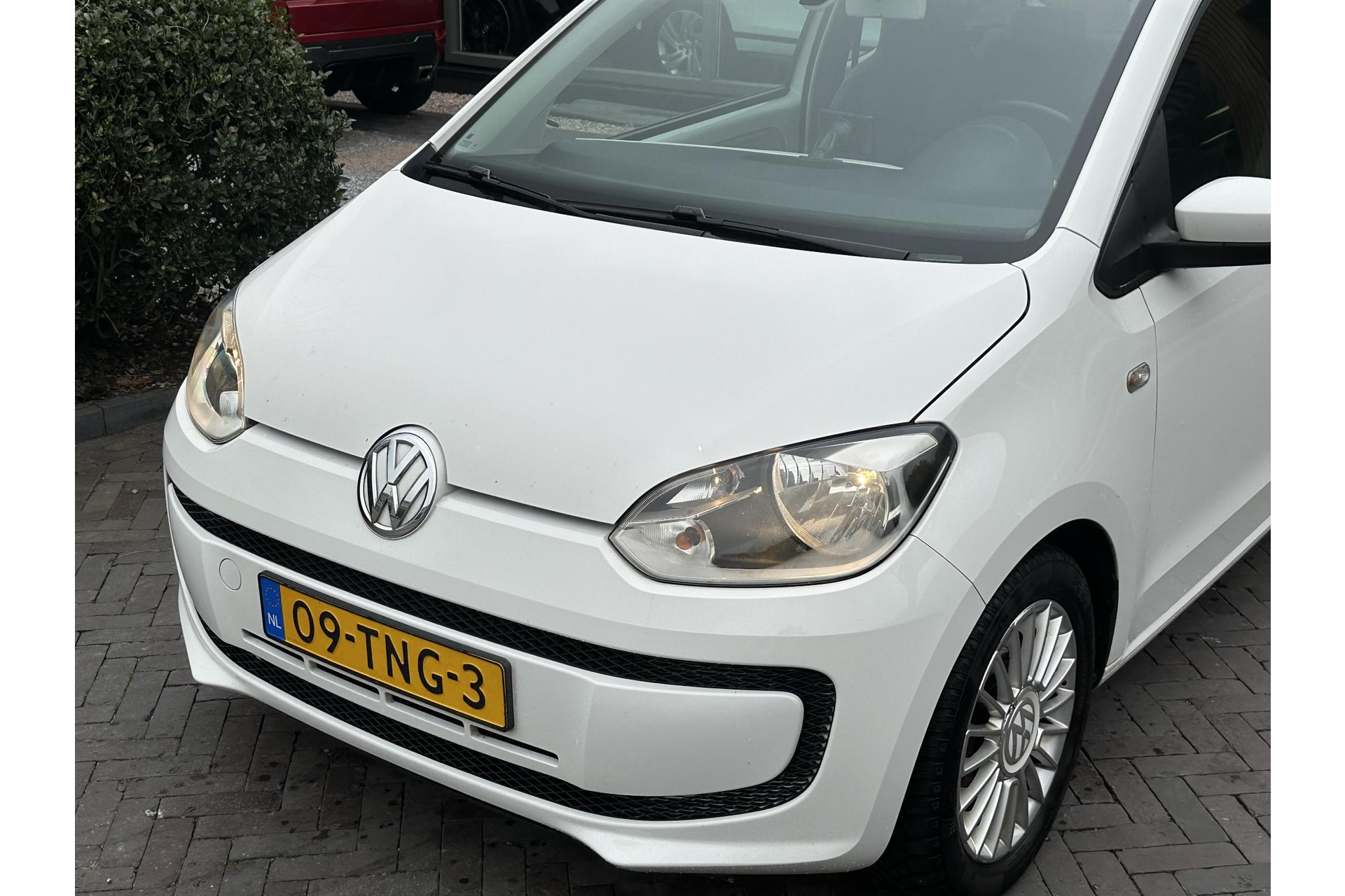 Volkswagen up! 1.0 move up! 2012 Candy white 3