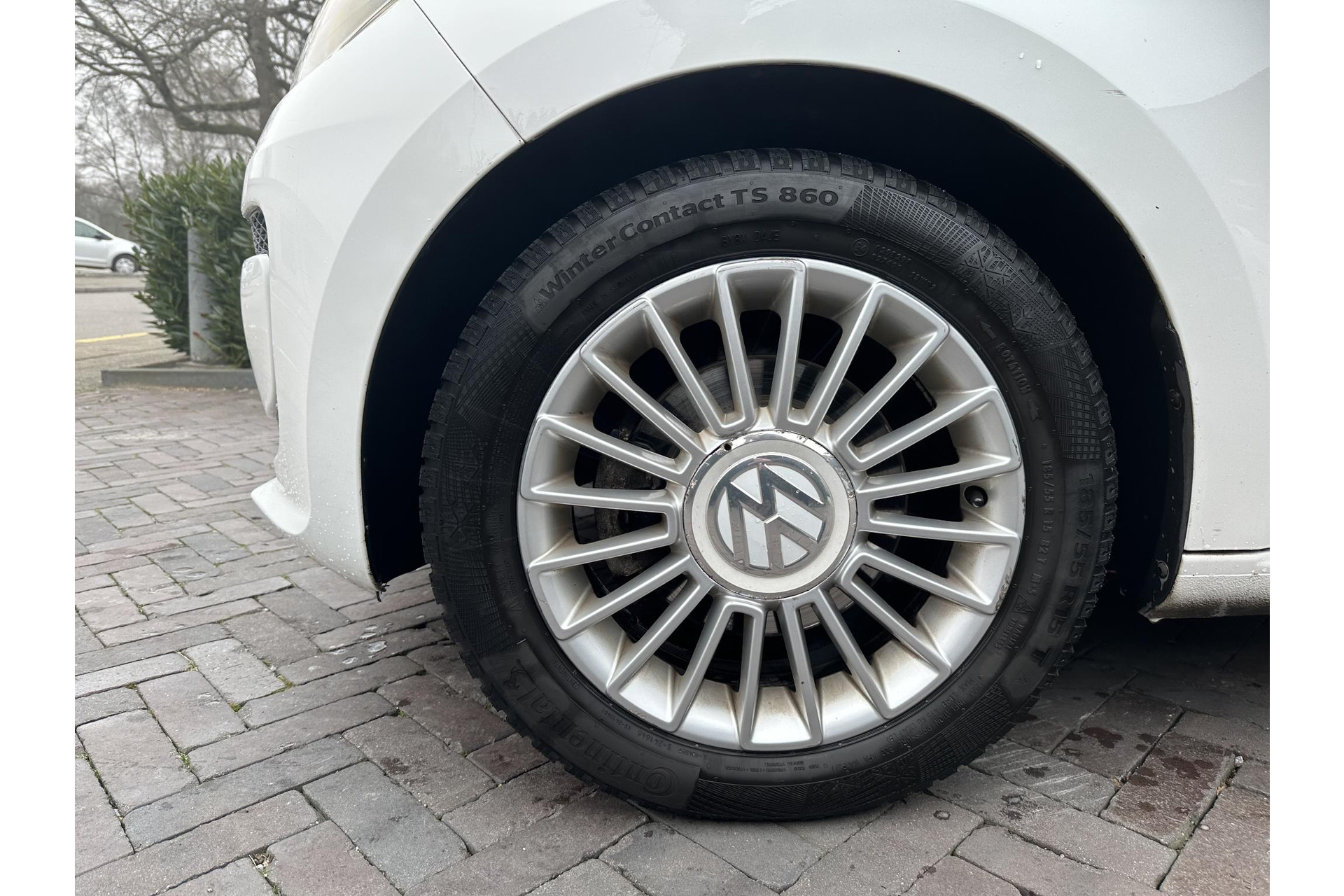 Volkswagen up! 1.0 move up! 2012 Candy white 4