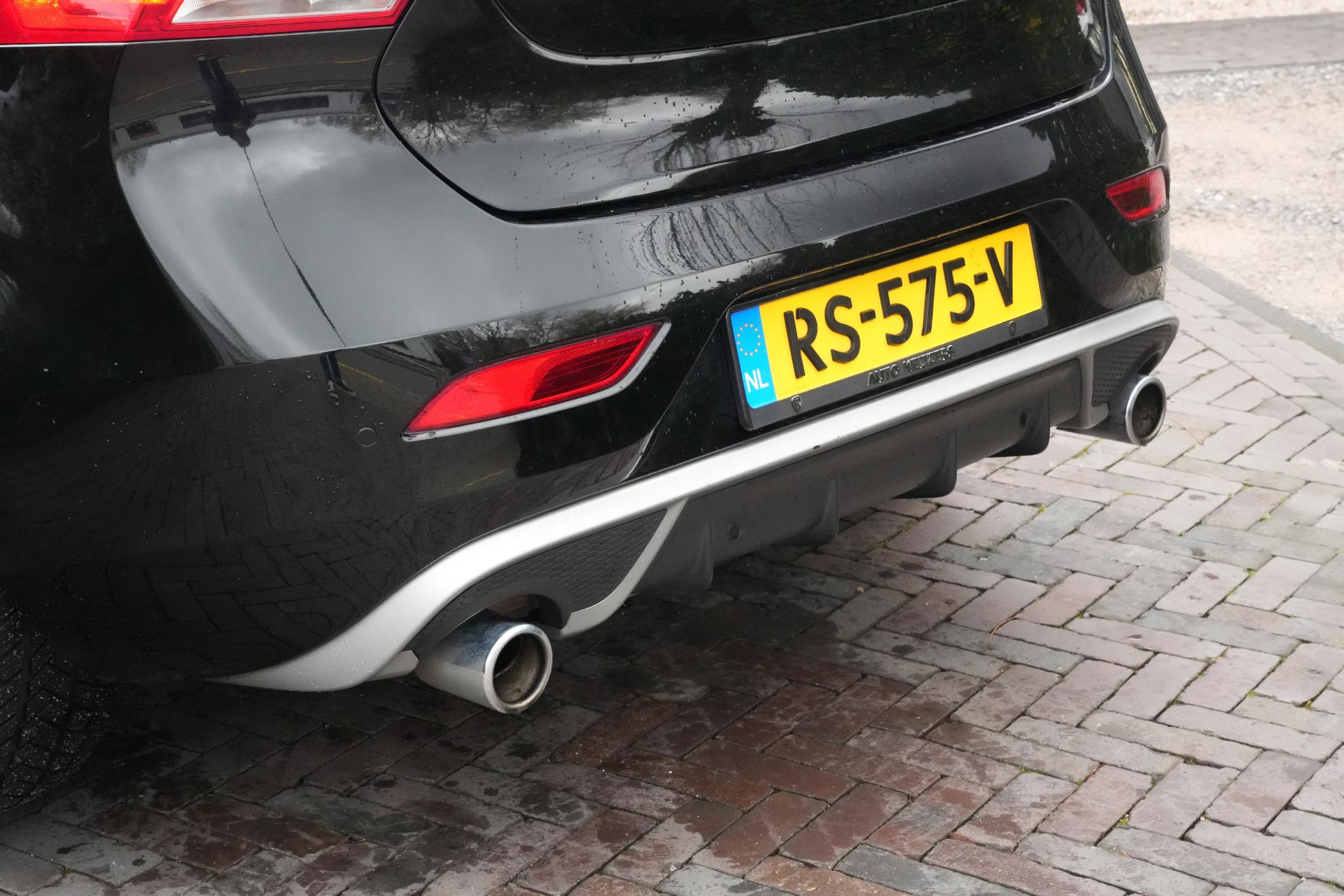 Volvo V40 2.0 T4 Business Sport 2018 717 onyx black metallic 14