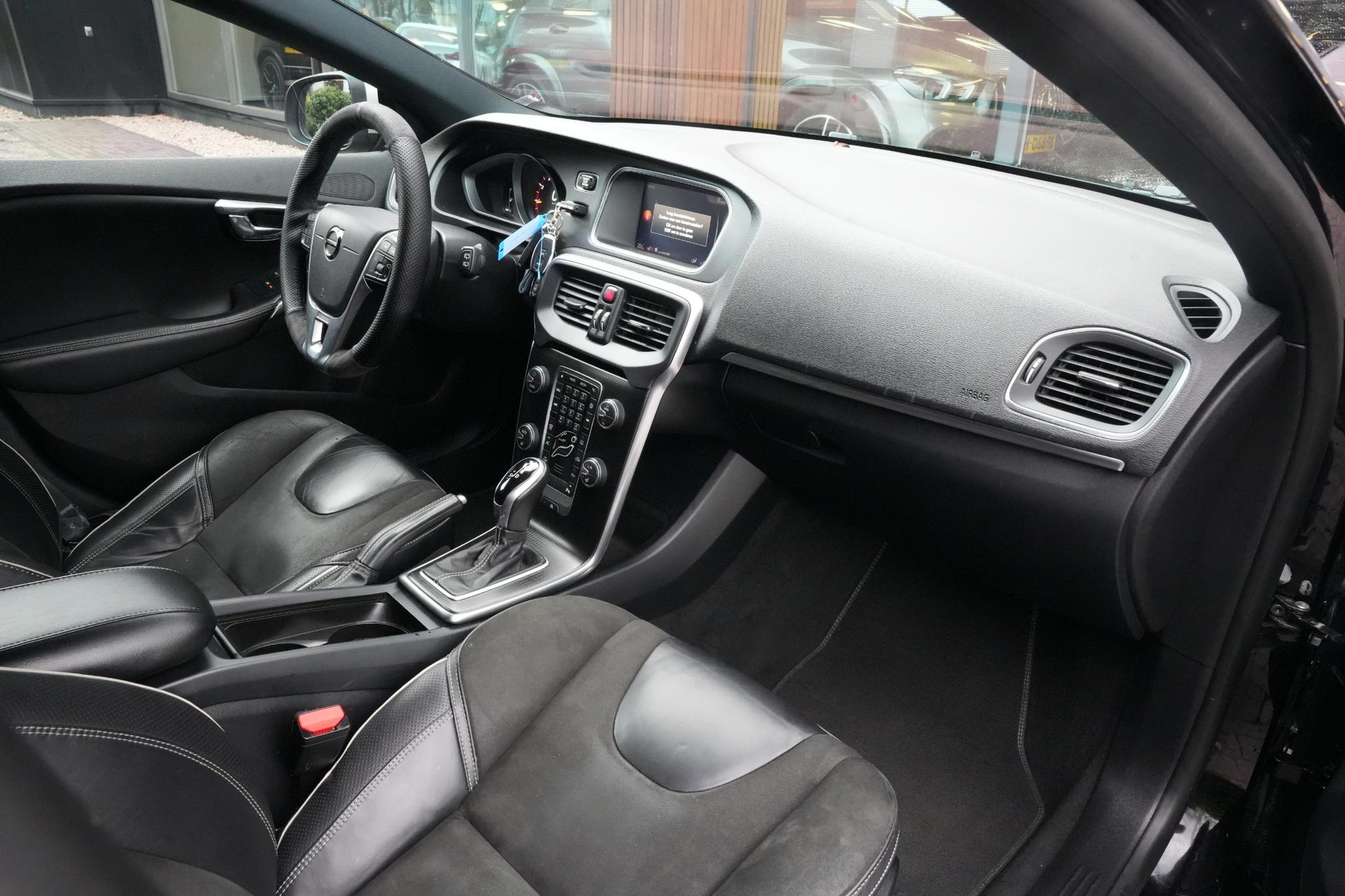 Volvo V40 2.0 T4 Business Sport 2018 717 onyx black metallic 22