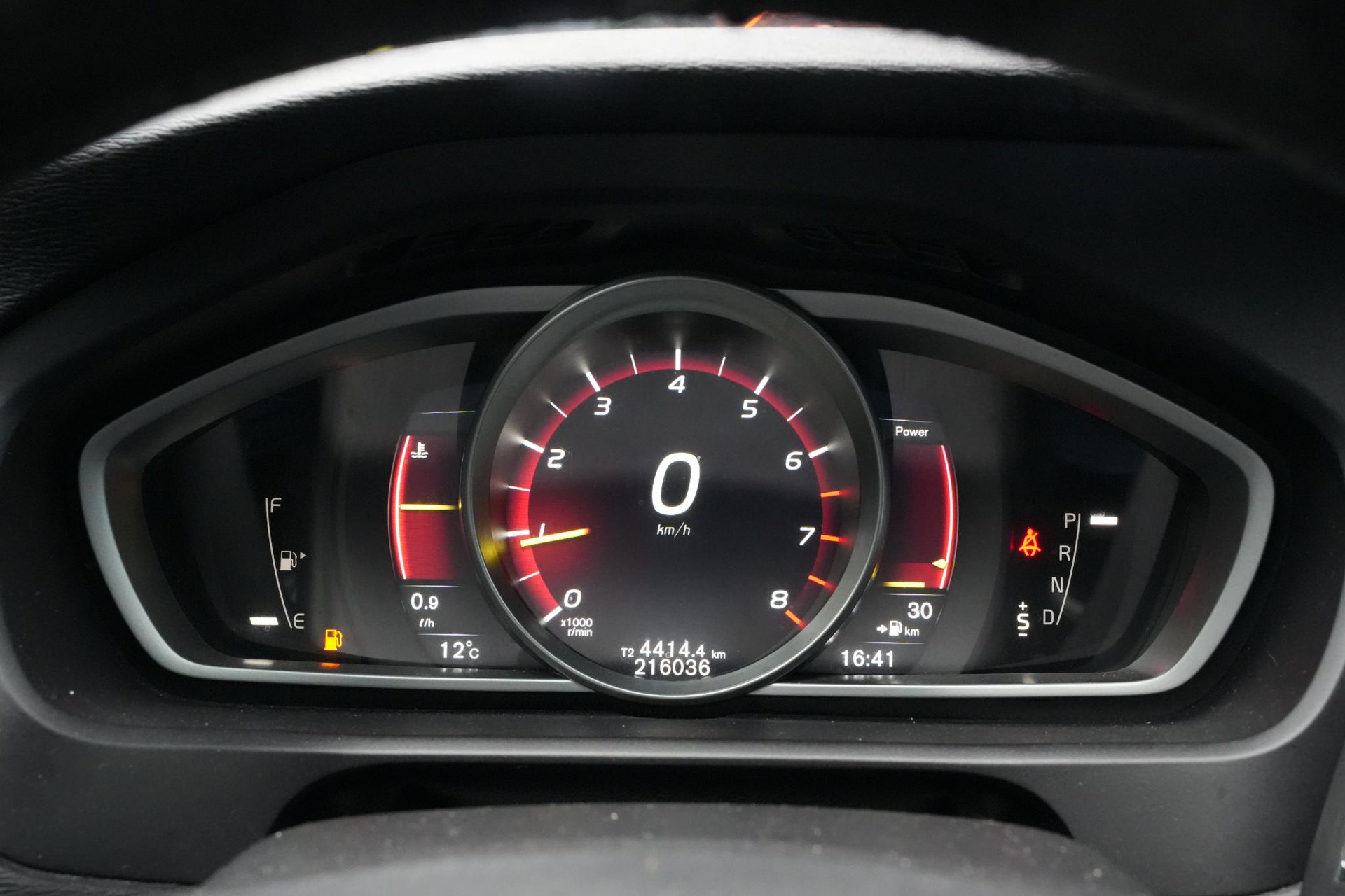 Volvo V40 2.0 T4 Business Sport 2018 717 onyx black metallic 24