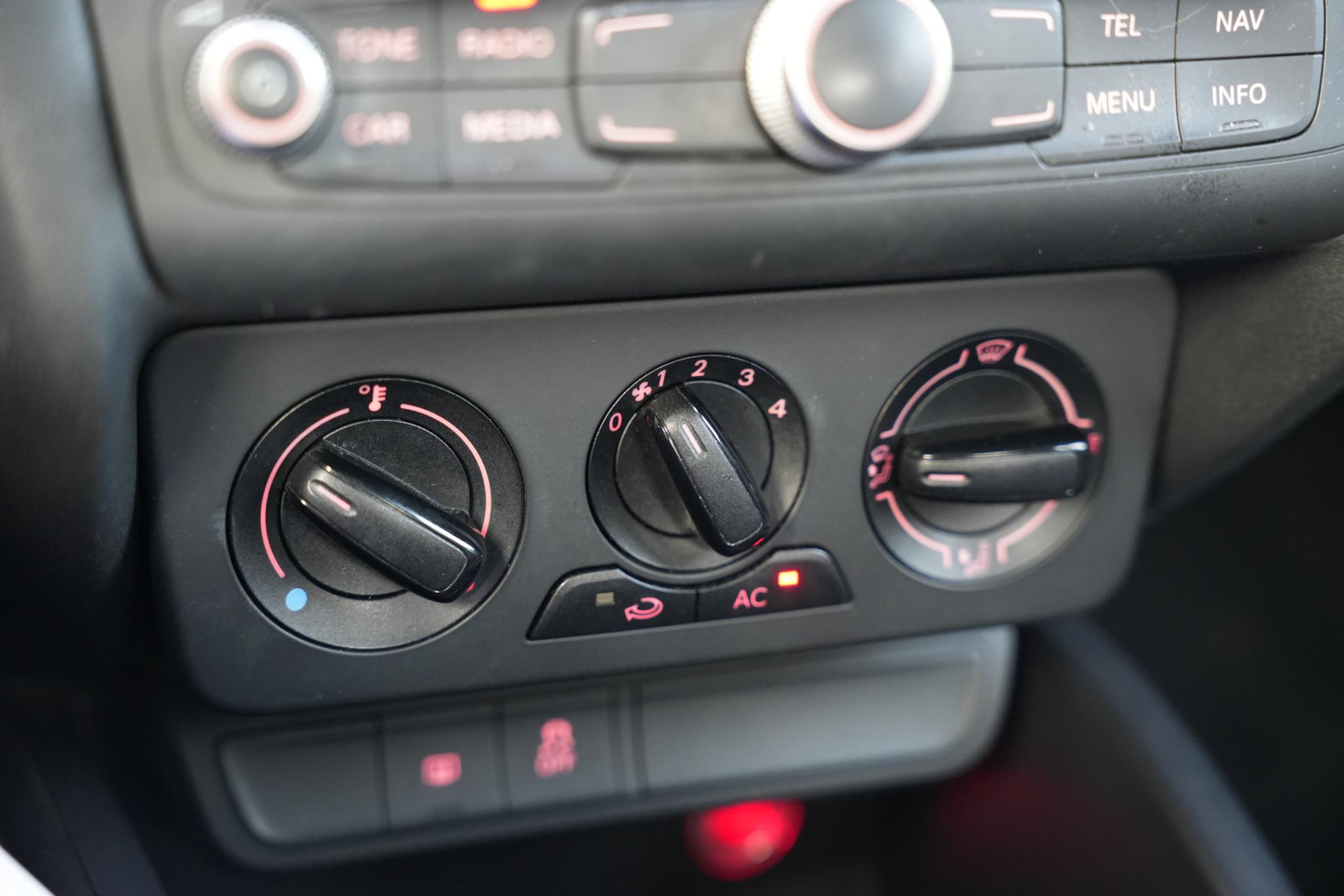 Audi A1 1.2 TFSI Attraction Pro Line Business 2011 Misanorood pareleffect 15