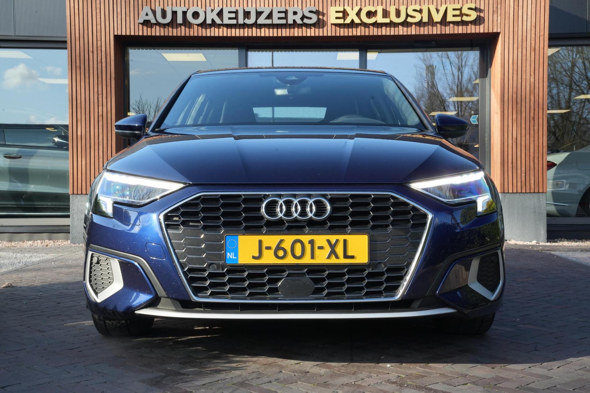 Audi A3 Sportback 35 TFSI Business edition 2020 Navarrablauw metallic 3