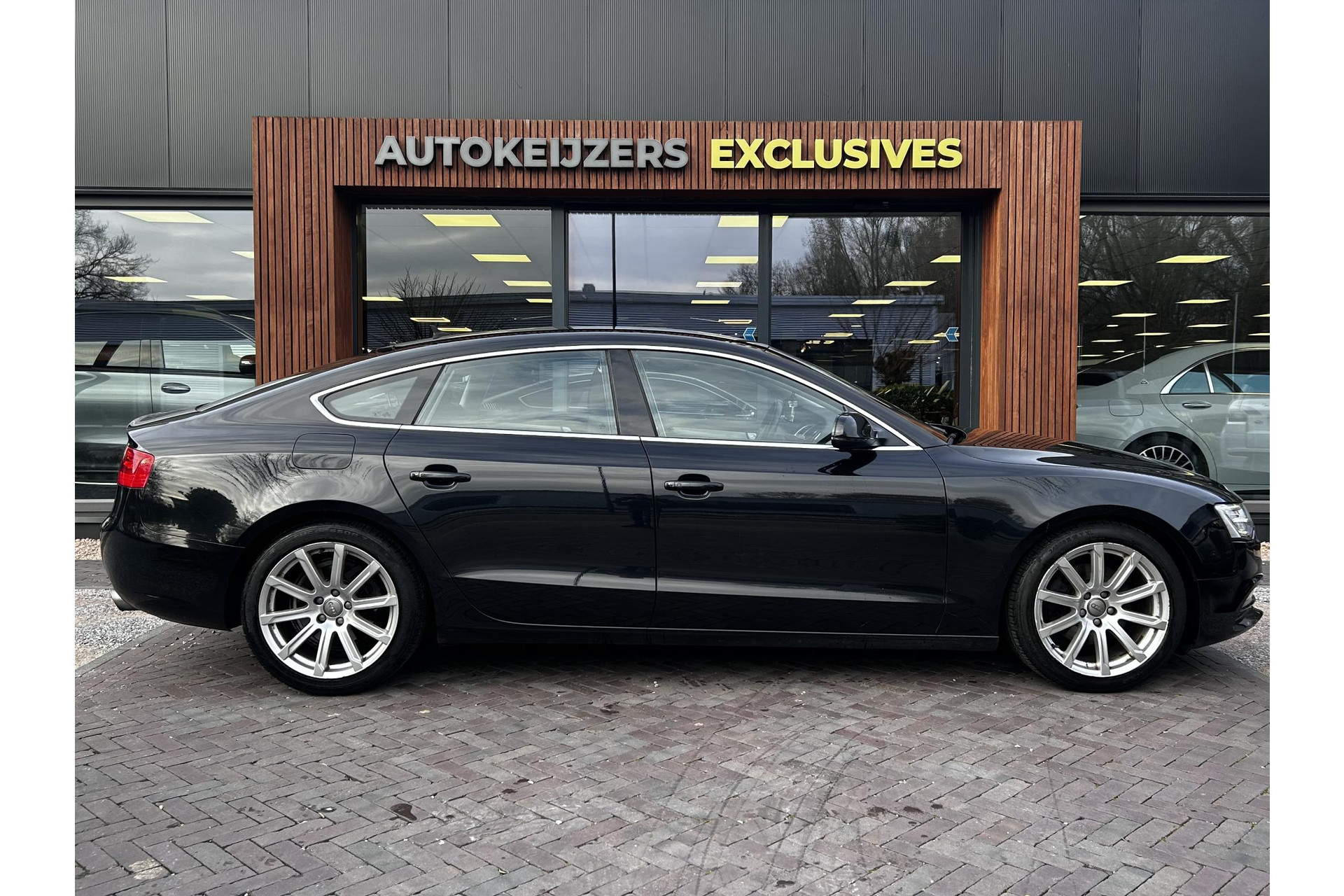 Audi A5 Sportback 1.8 TFSI Business Edition 2013 Phantomzwart pareleffect 29