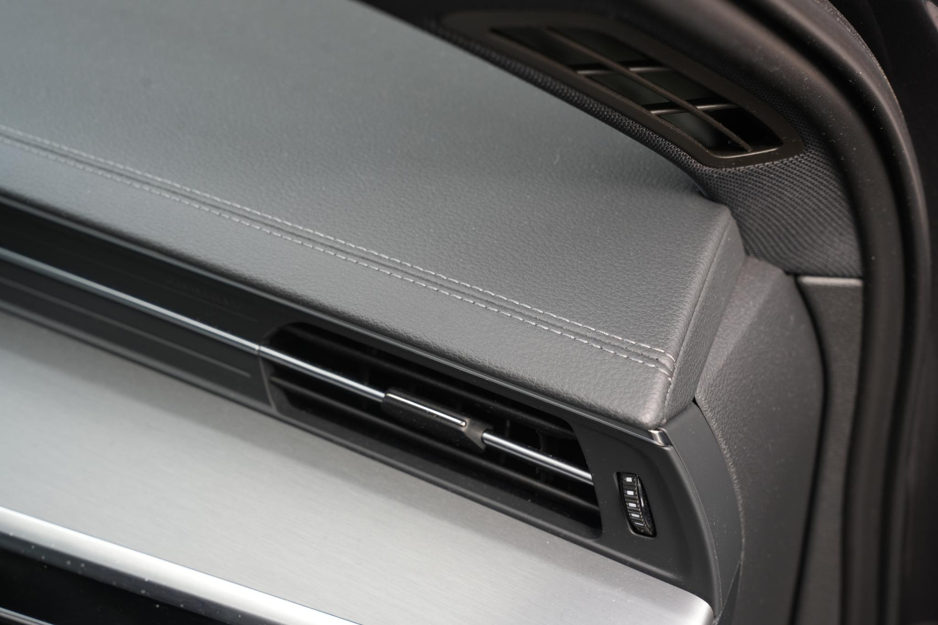 Audi A6 Avant 40 TFSI S edition 2022 Daytonagrijs pareleffect 36