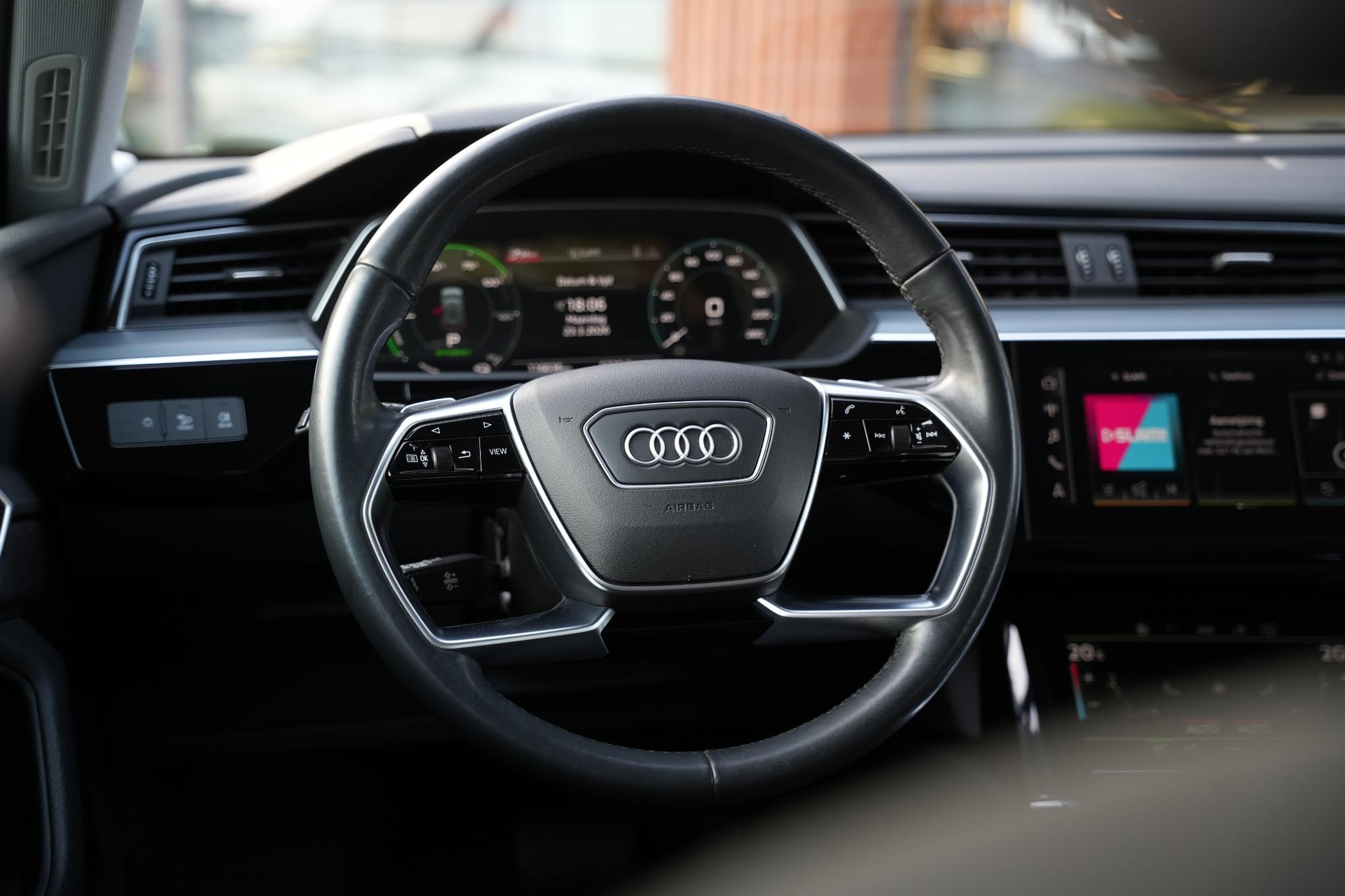 Audi e-tron 55 quattro edition 95 kWh 2020 Briljantzwart 12