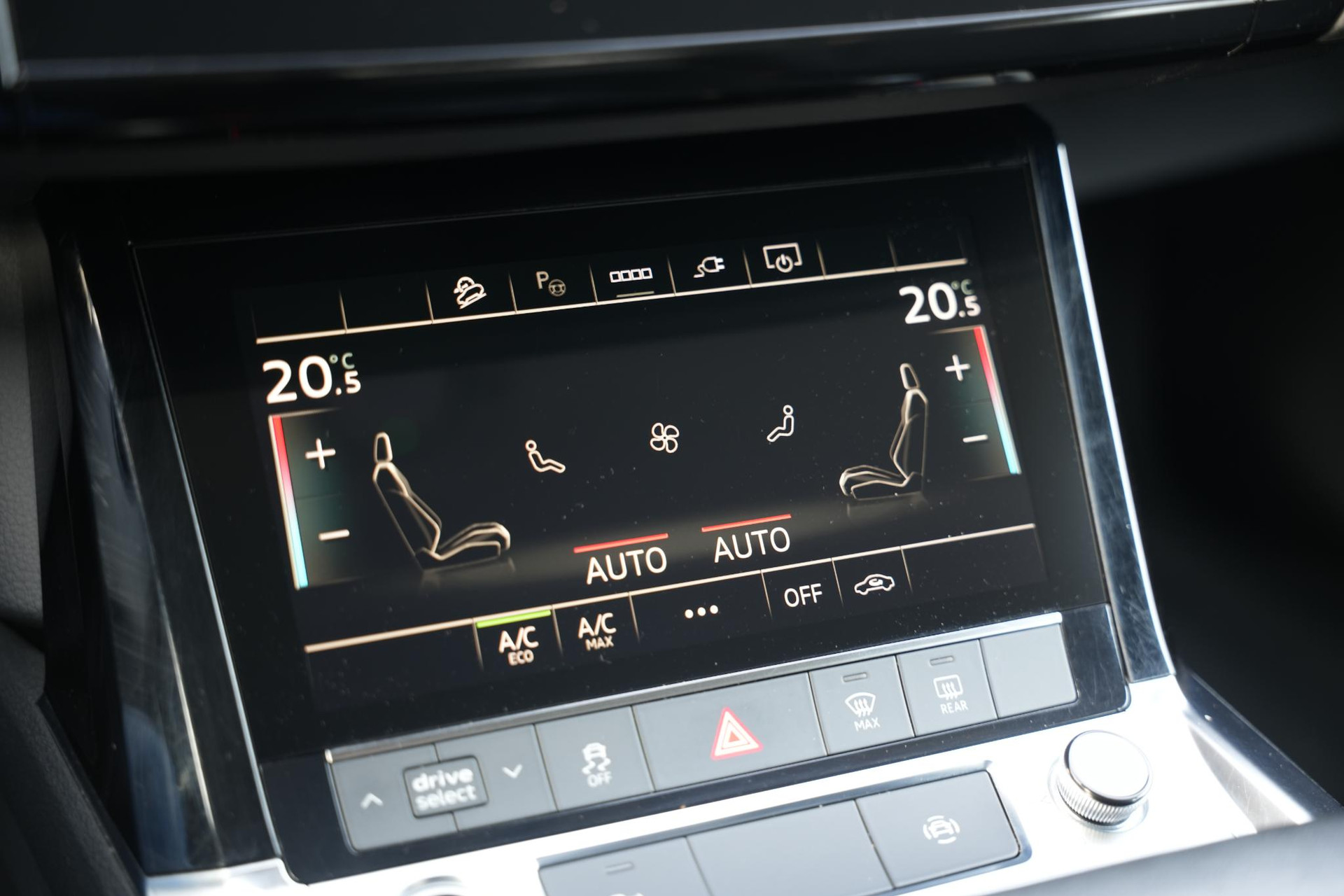 Audi e-tron 55 quattro edition 95 kWh 2020 Briljantzwart 28