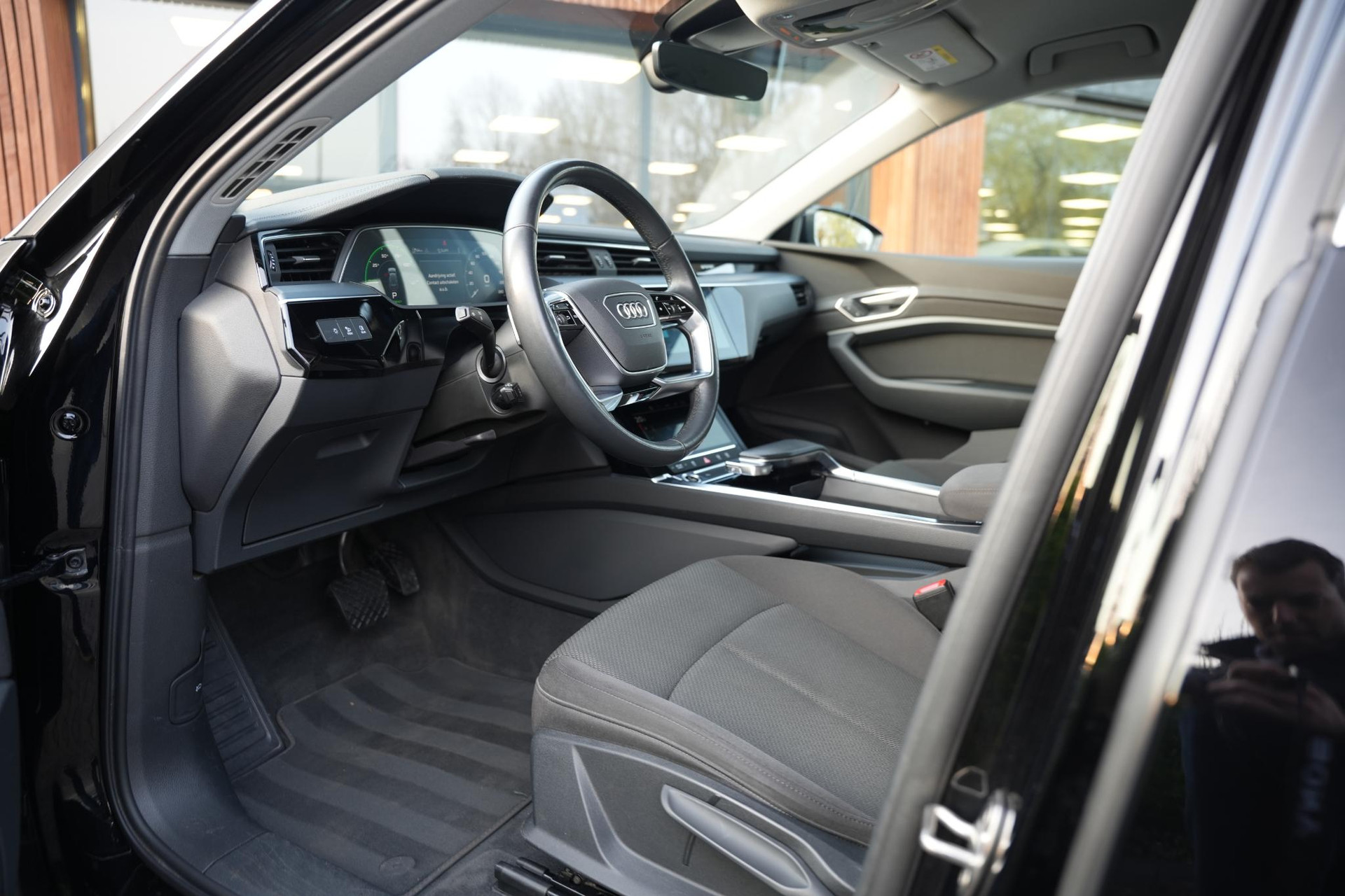 Audi e-tron 55 quattro edition 95 kWh 2020 Briljantzwart 4