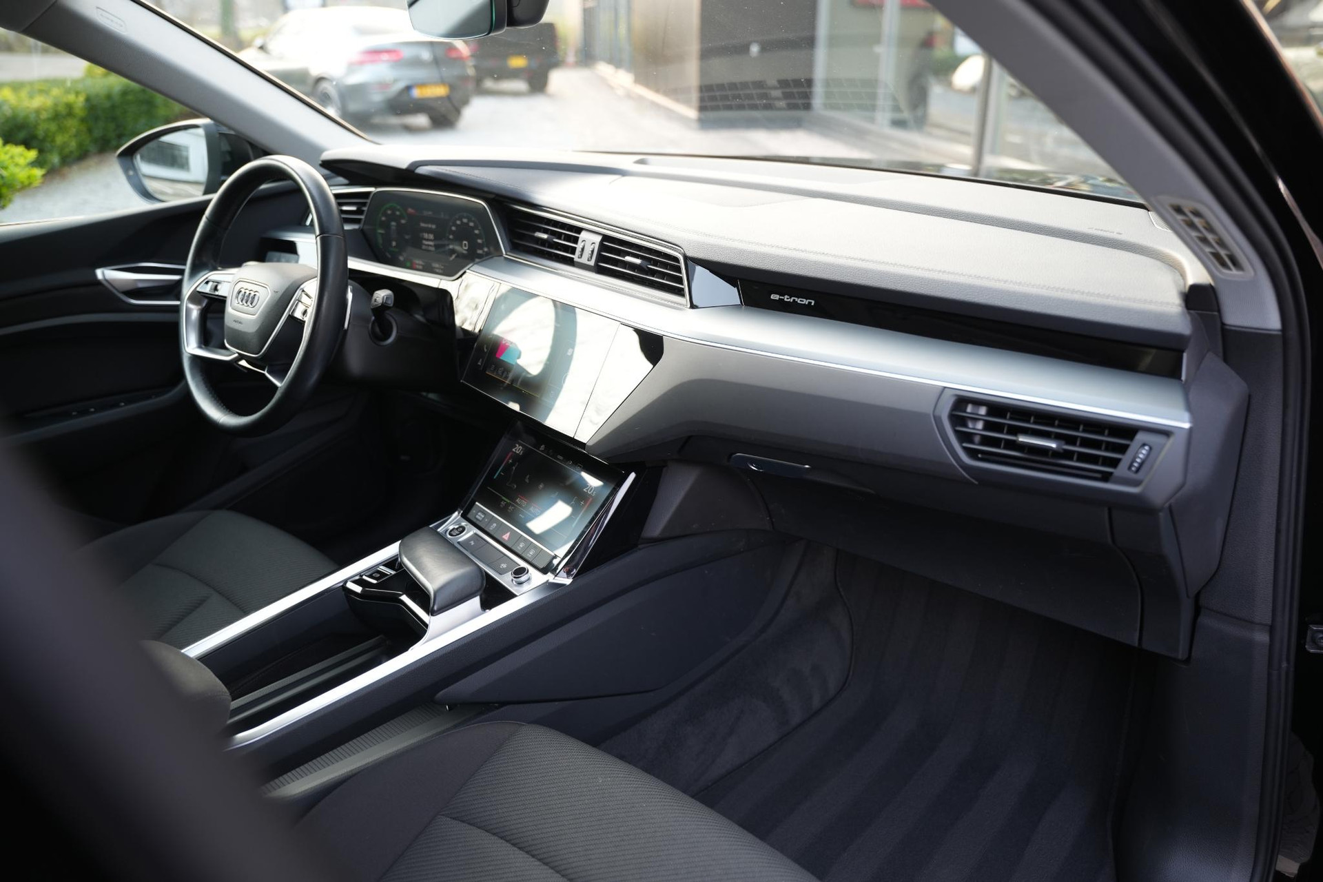 Audi e-tron 55 quattro edition 95 kWh 2020 Briljantzwart 8