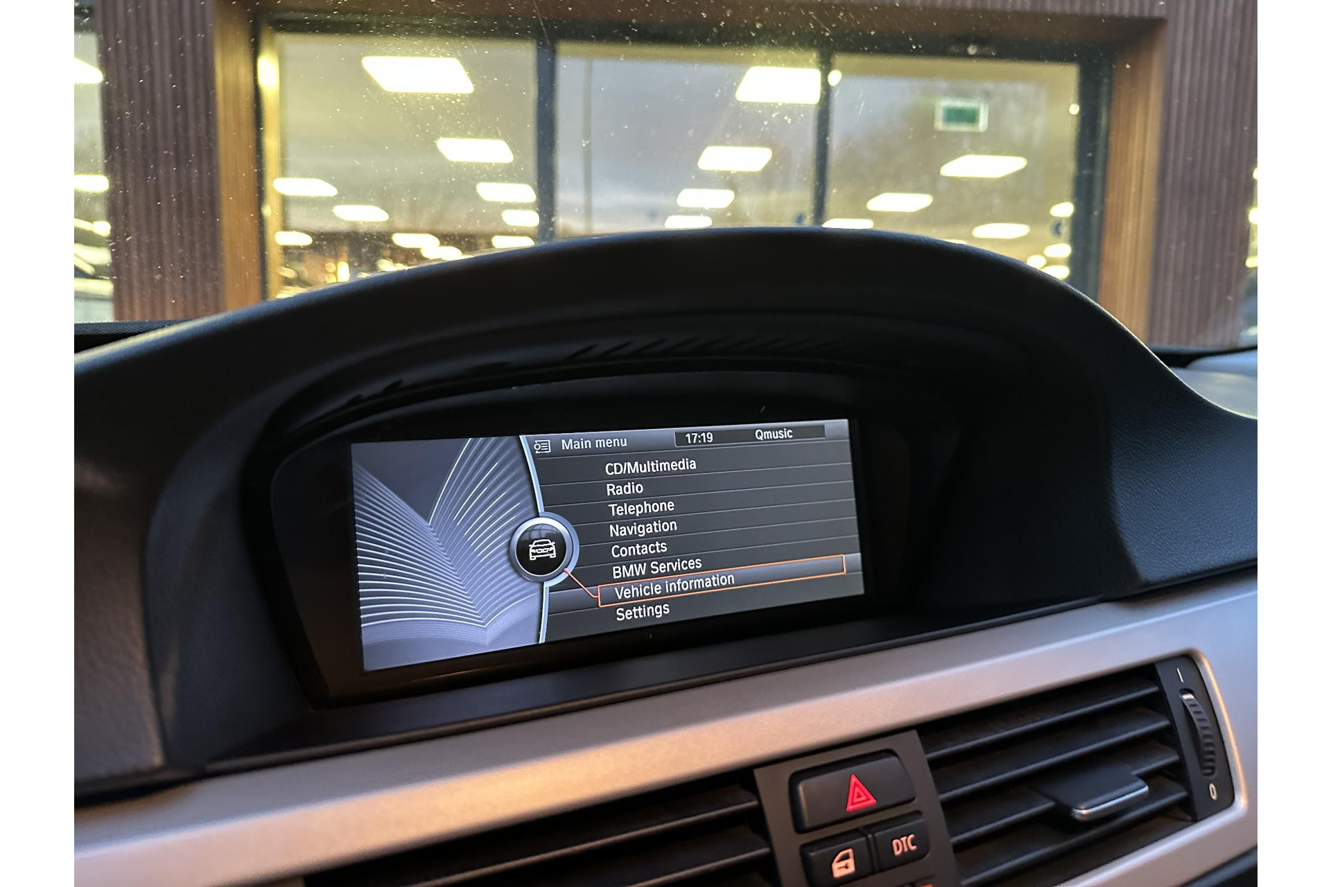 BMW 3 Serie Touring 316i Business Line 2010 Saphirschwarz metallic 15