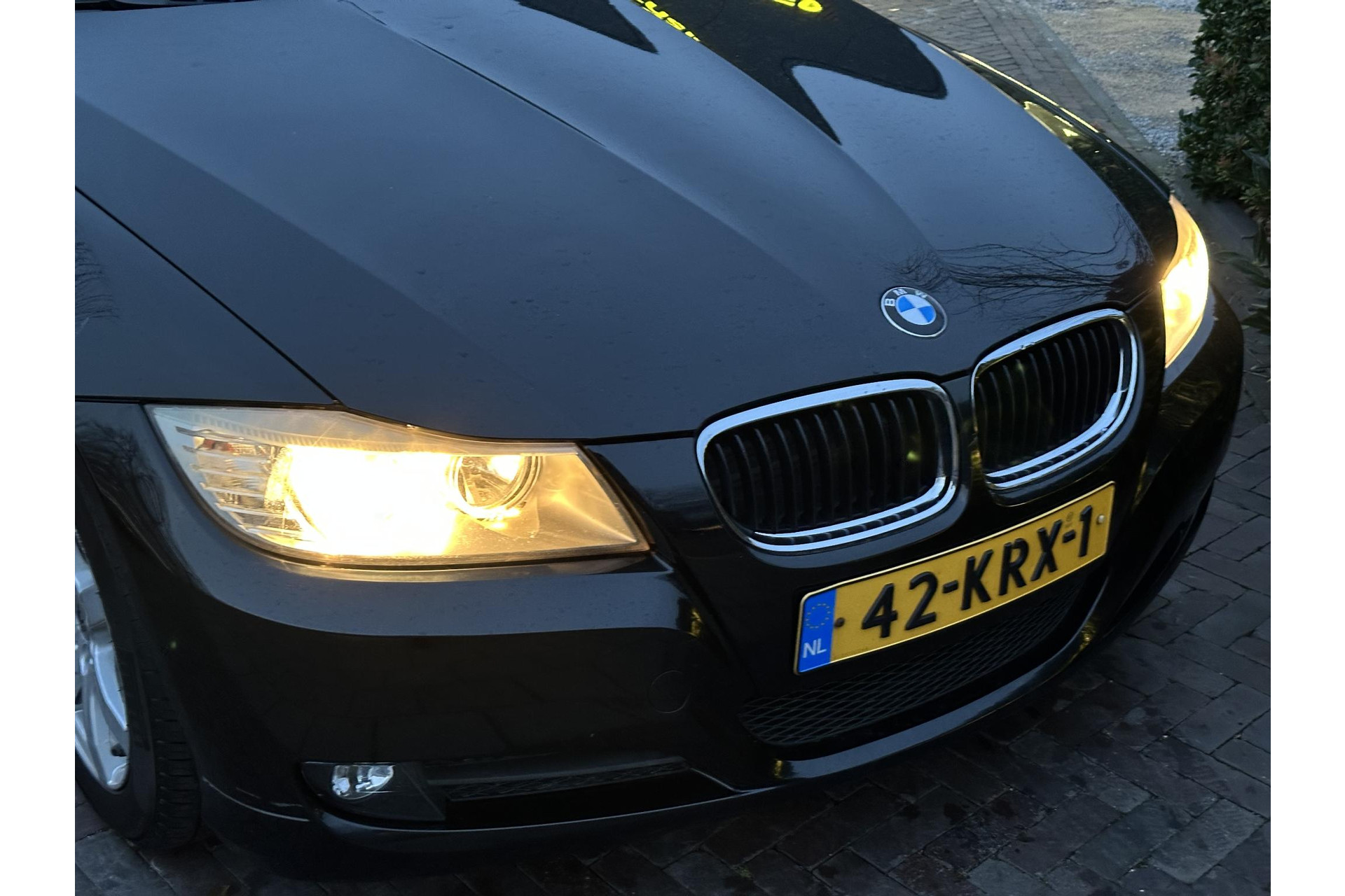 BMW 3 Serie Touring 316i Business Line 2010 Saphirschwarz metallic 16