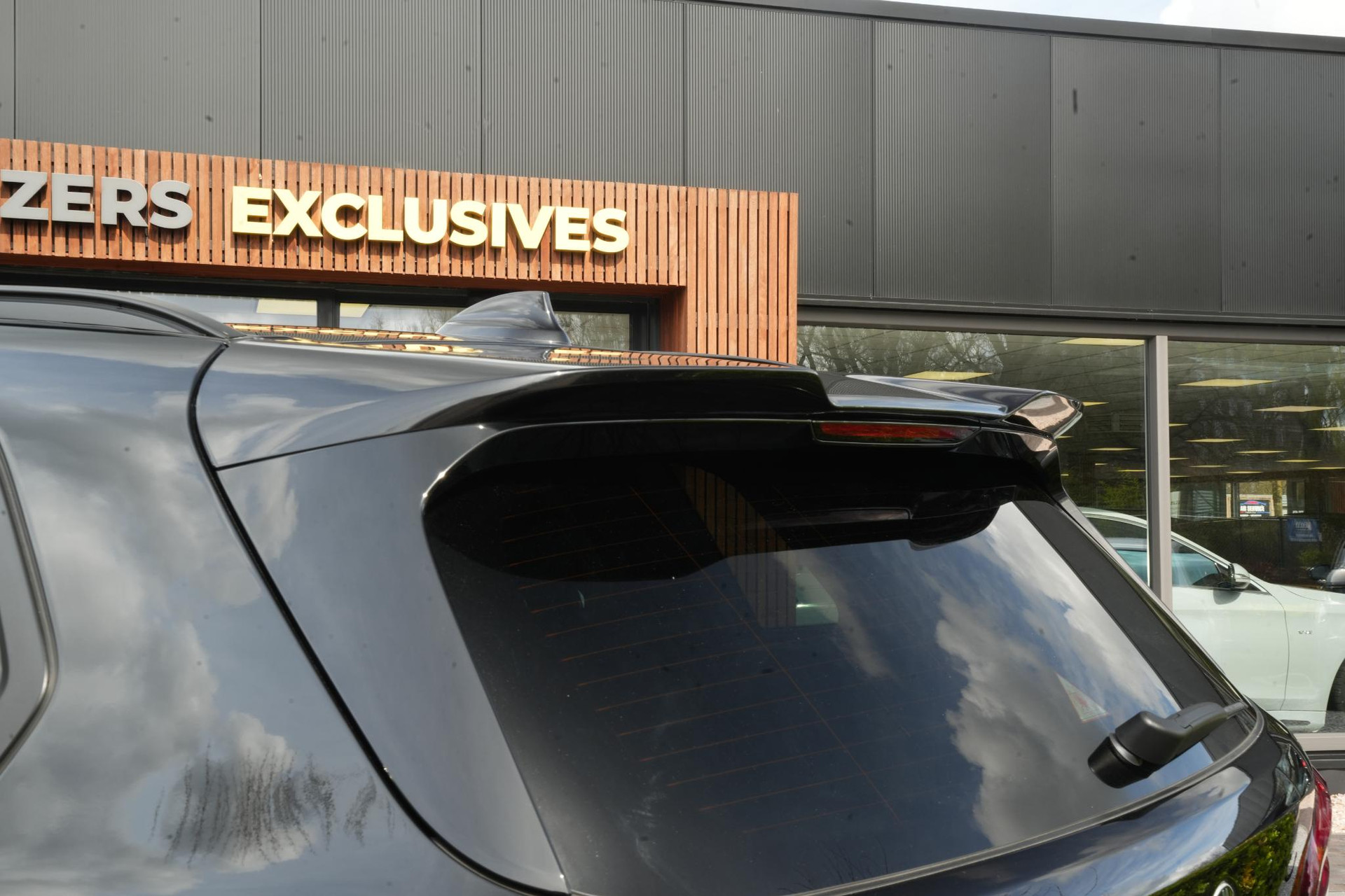 BMW X5 M 2020 BLACK SAPPHIRE METALLIC (475) 12