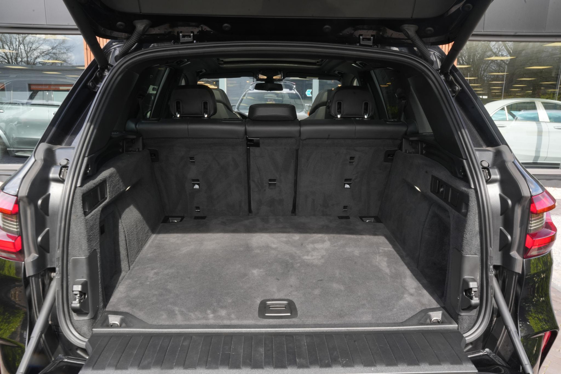 BMW X5 M 2020 BLACK SAPPHIRE METALLIC (475) 15