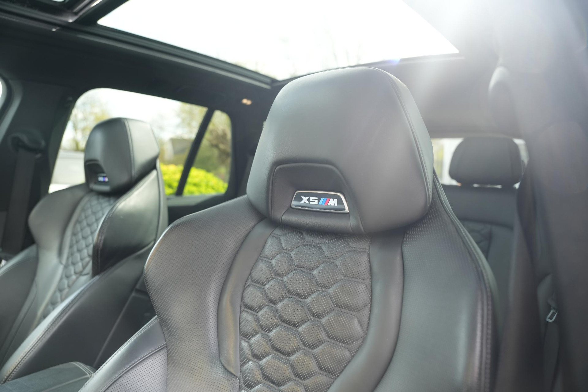 BMW X5 M 2020 BLACK SAPPHIRE METALLIC (475) 26