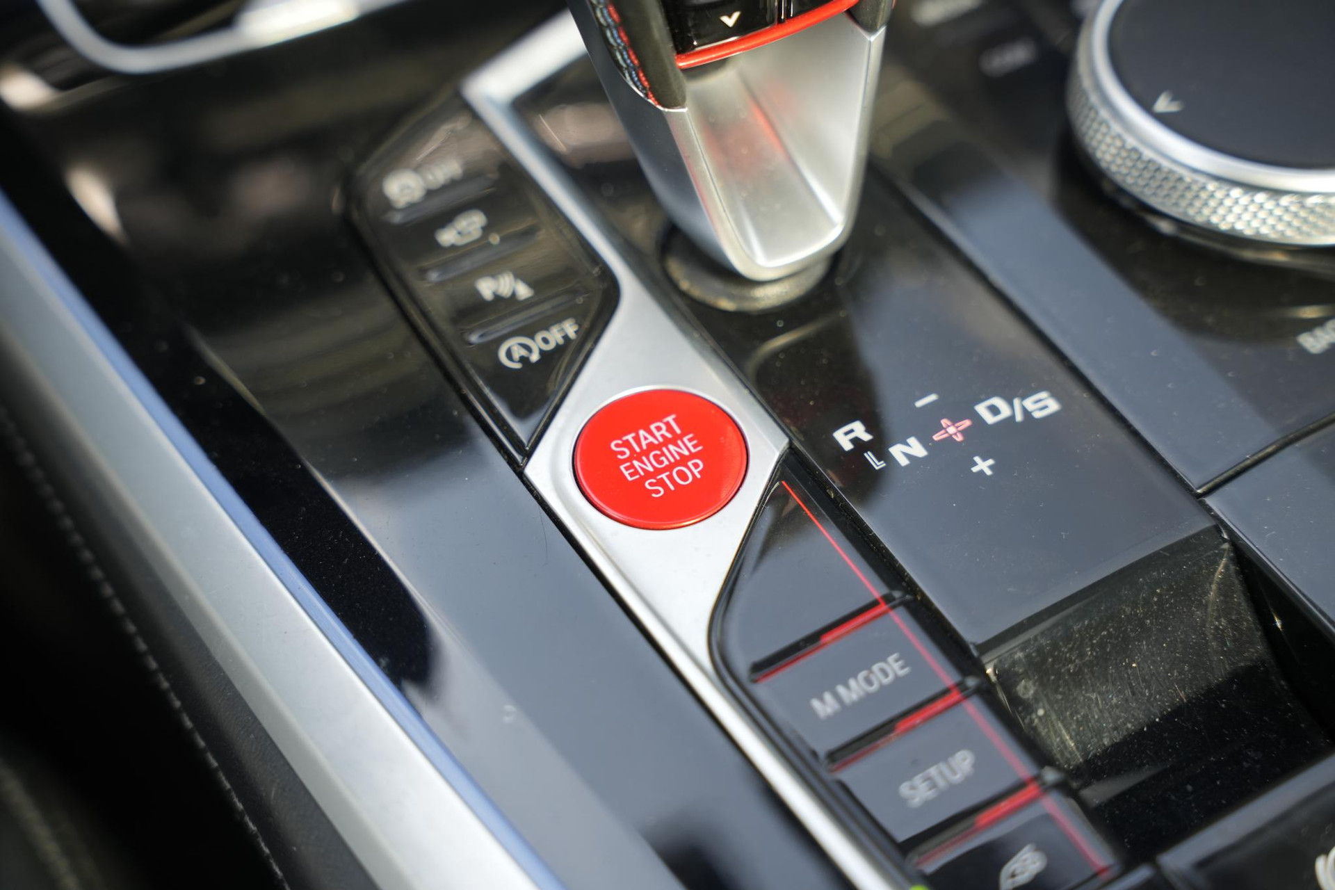 BMW X5 M 2020 BLACK SAPPHIRE METALLIC (475) 35