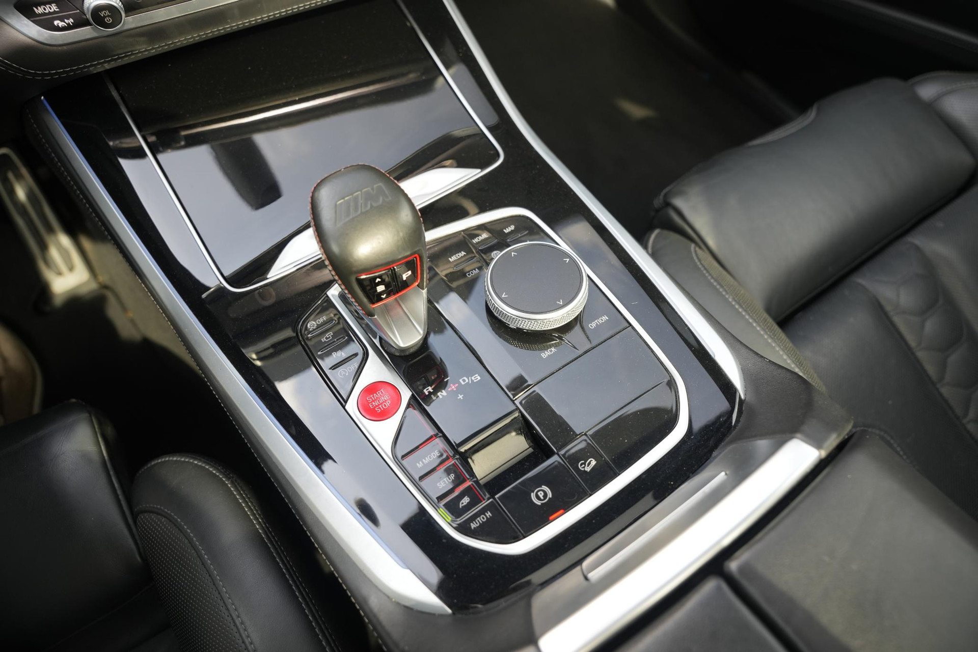 BMW X5 M 2020 BLACK SAPPHIRE METALLIC (475) 36