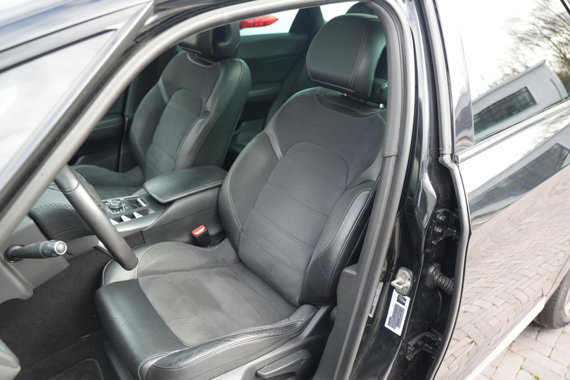 Citroën DS5 1.6 THP So Chic 2013 Metallic of parelmoerlak noir perla nera 4