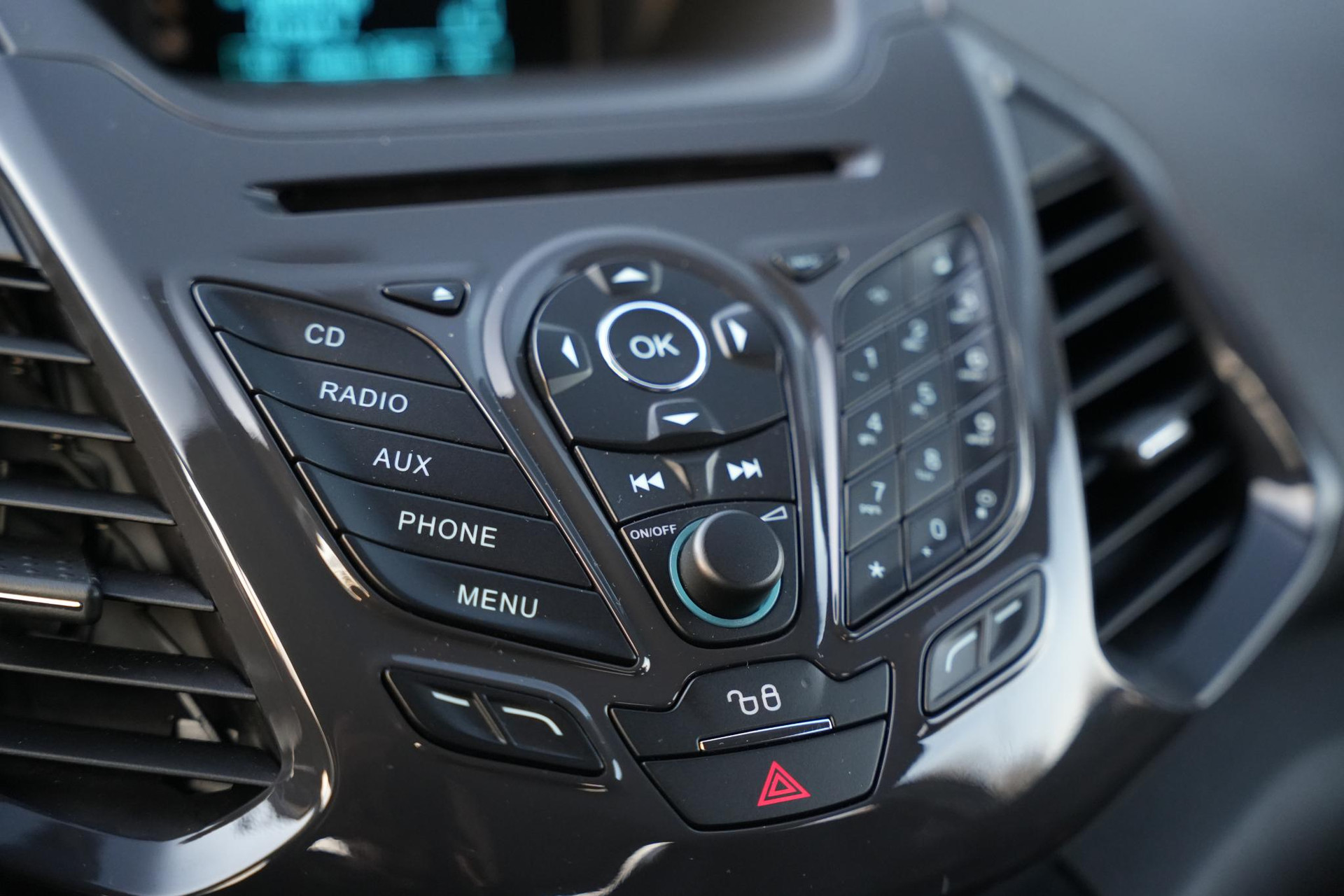 Ford EcoSport 1.0 EcoBoost Titanium 2015 Diamond White # 2 (Pnzad) 29