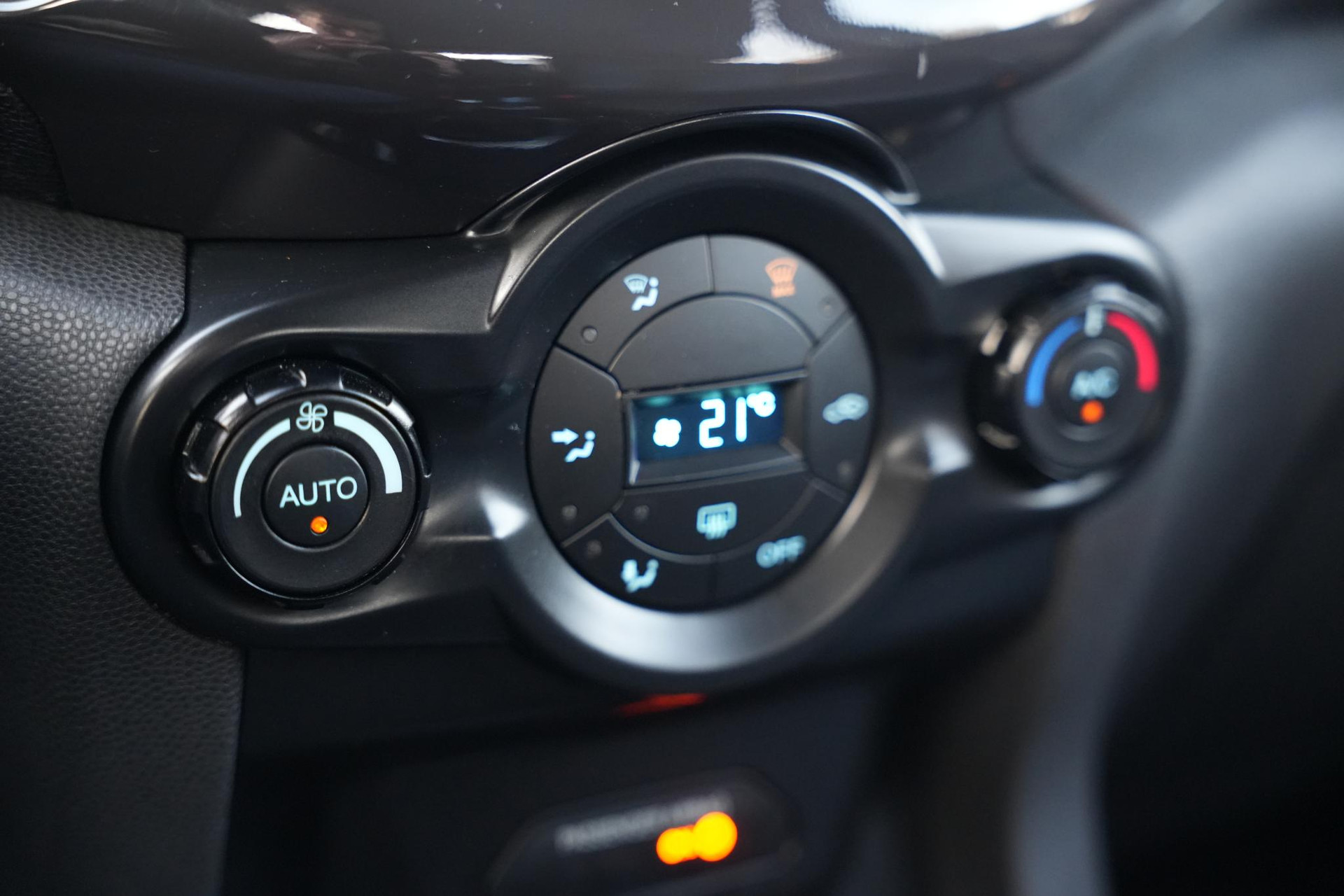 Ford EcoSport 1.0 EcoBoost Titanium 2015 Diamond White # 2 (Pnzad) 30