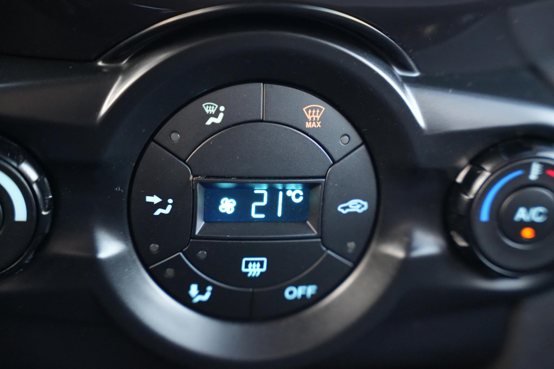 Ford EcoSport 1.0 EcoBoost Titanium 2015 Diamond White # 2 (Pnzad) 35