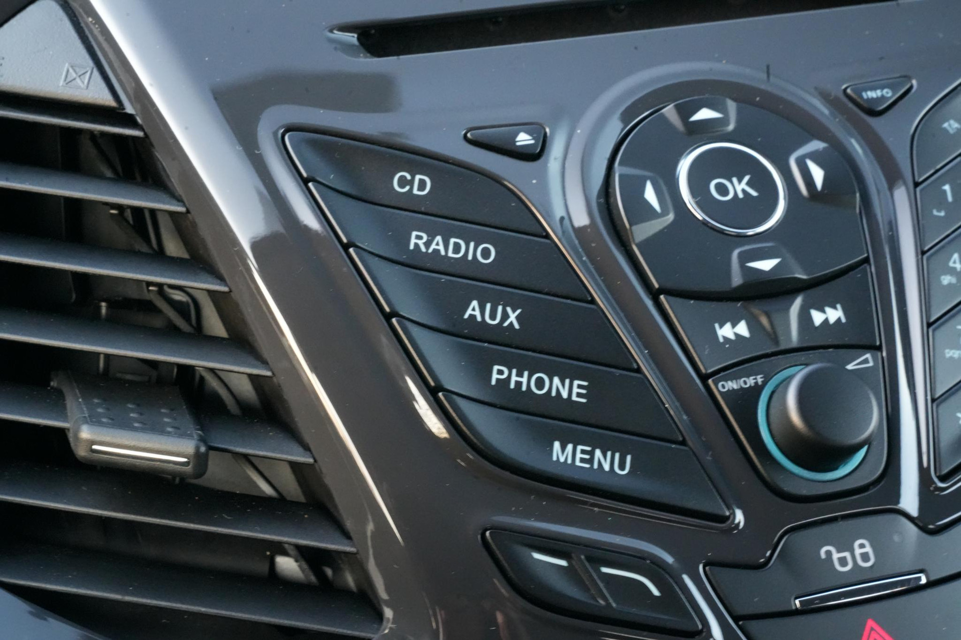 Ford EcoSport 1.0 EcoBoost Titanium 2015 Diamond White # 2 (Pnzad) 36