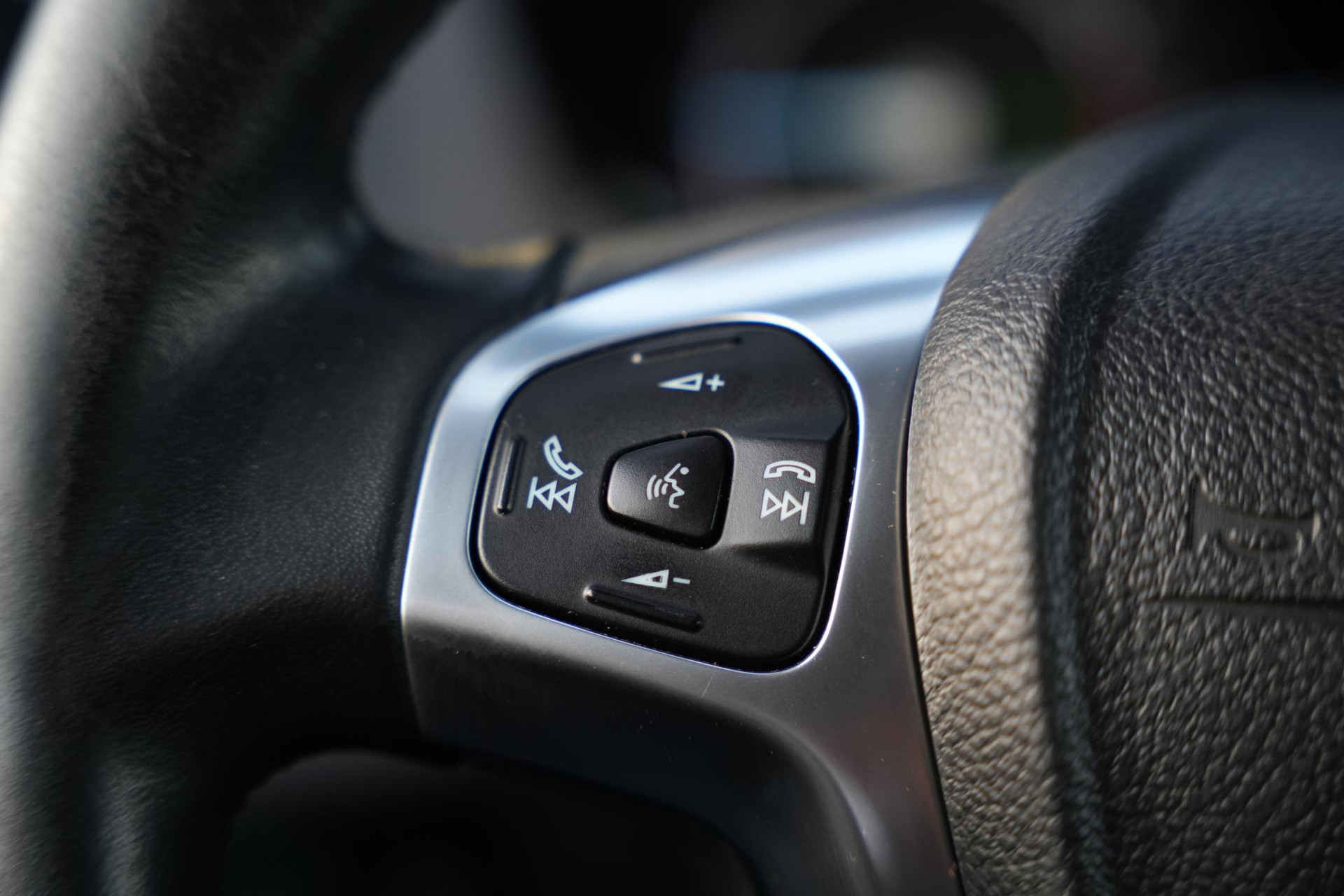 Ford EcoSport 1.0 EcoBoost Titanium 2015 Diamond White # 2 (Pnzad) 37