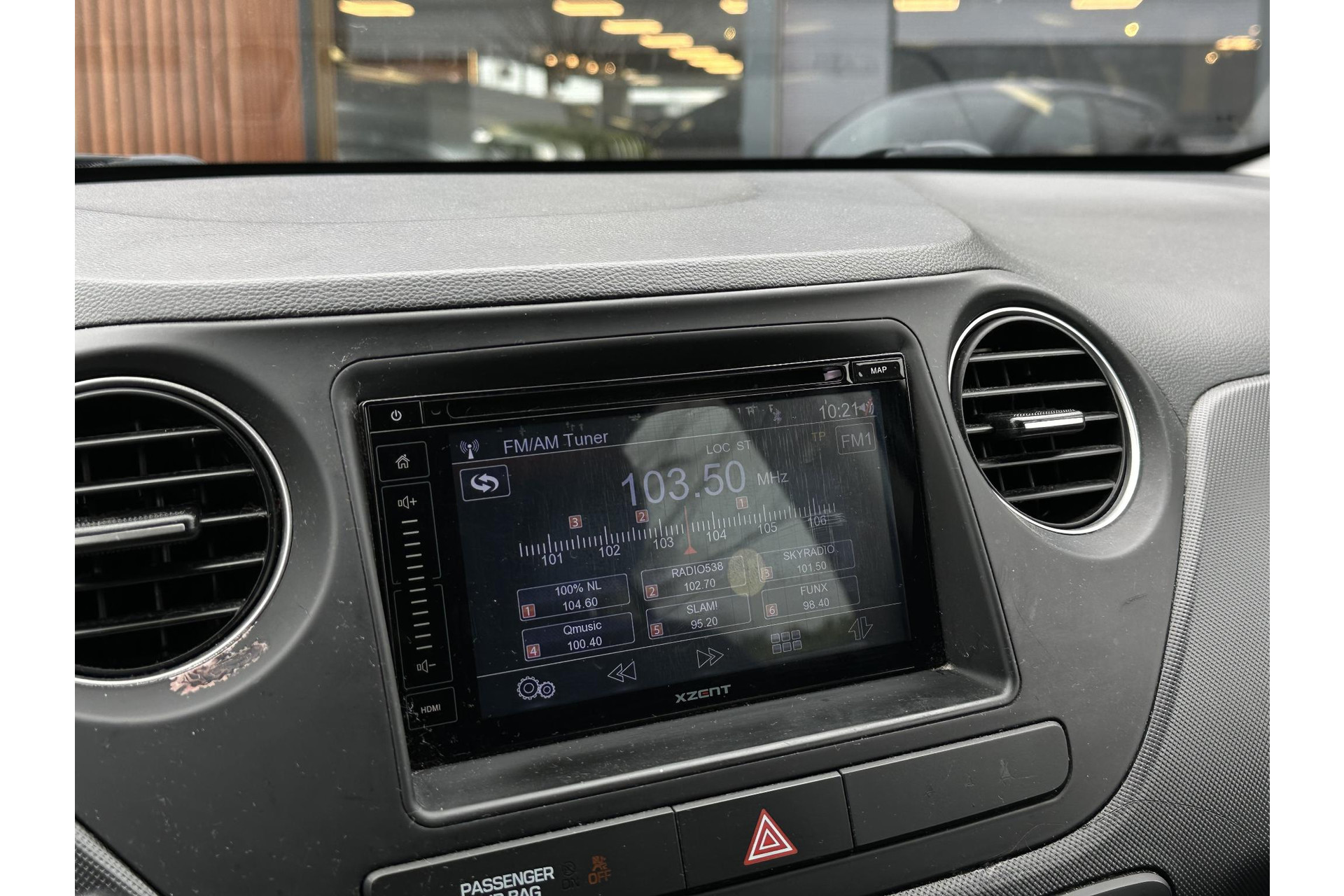 Hyundai i10 1.0i i-Motion Go! 2016 2016 Phantom Black (X5B) 12