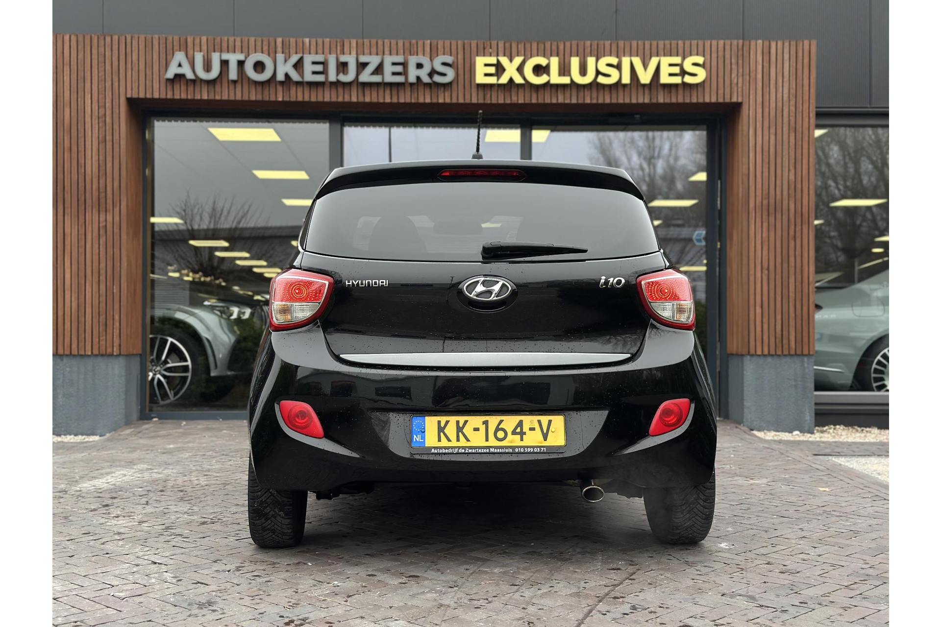 Hyundai i10 1.0i i-Motion Go! 2016 2016 Phantom Black (X5B) 18