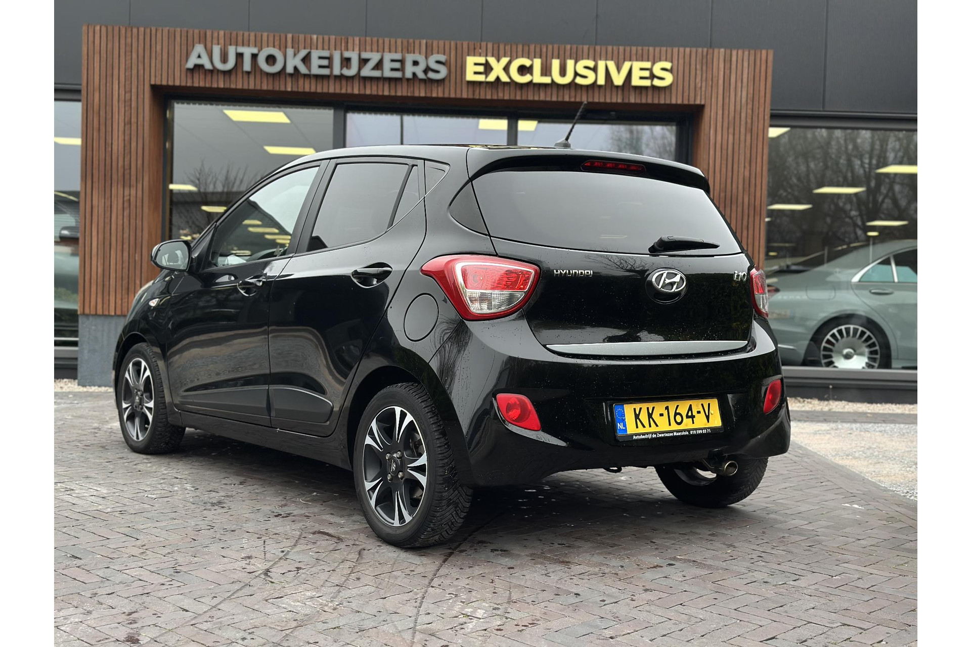 Hyundai i10 1.0i i-Motion Go! 2016 2016 Phantom Black (X5B) 8