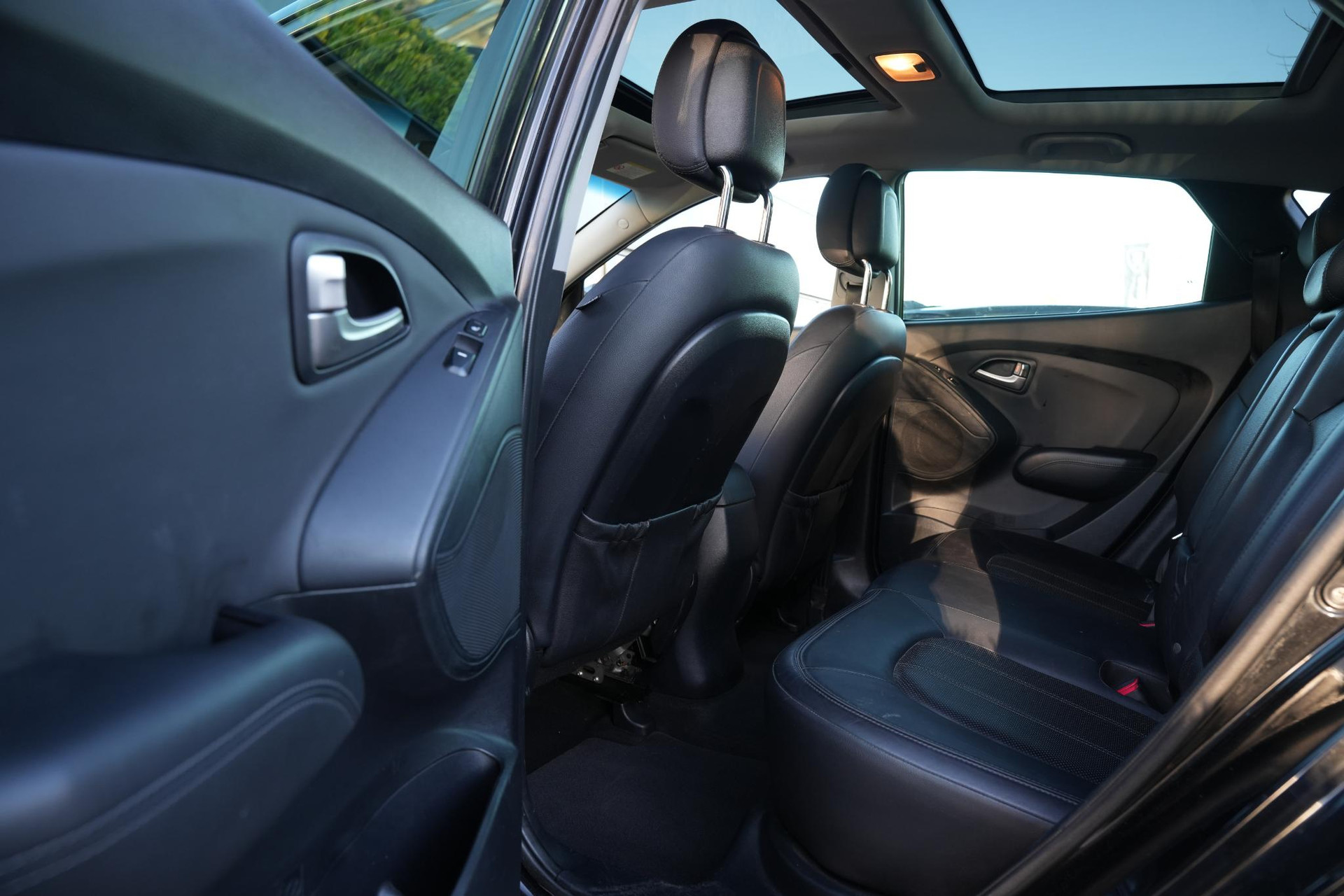 Hyundai ix35 2.0i i-Catcher 2010 Black Pearl (1K) 10